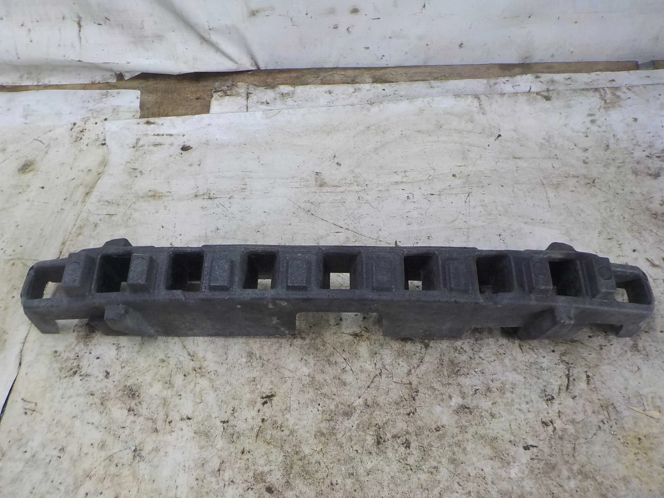 Абсорбер бампера Skoda Rapid I (2012—2017) Перед