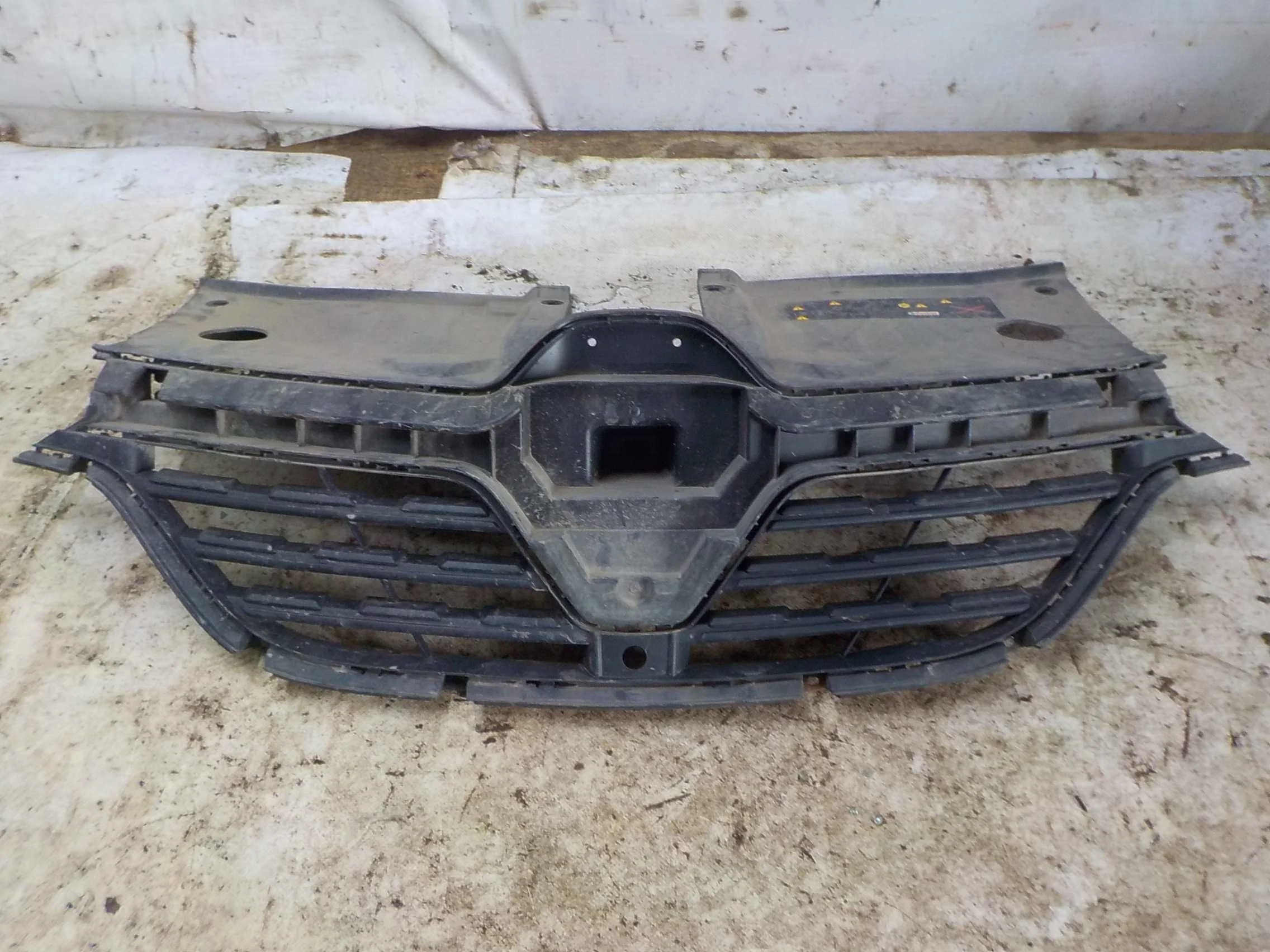 Решетка радиатора Renault Arkana I (2019—2025)