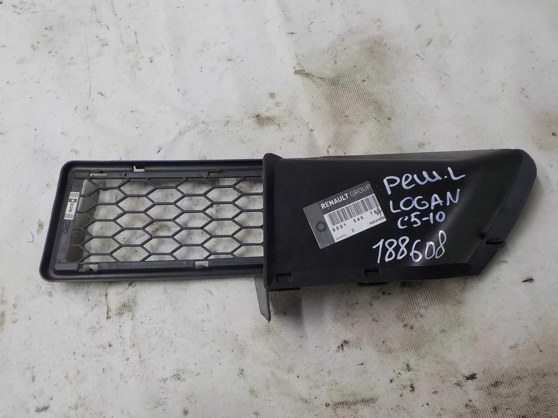 решетка бампера Renault Logan I (2004—2009) Перед Лево