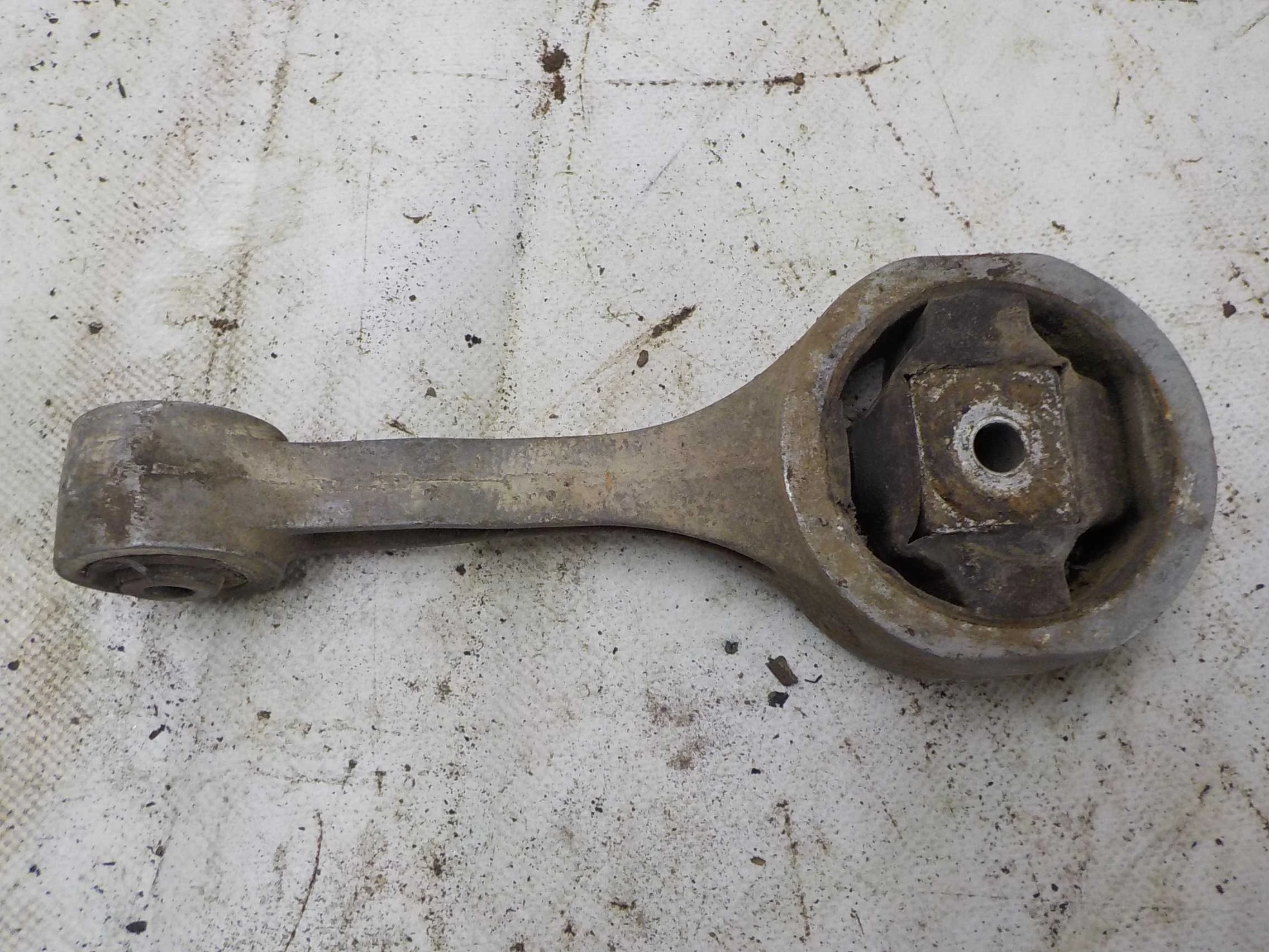 Опора КПП Skoda Fabia I рестайлинг (2004—2007) Зад