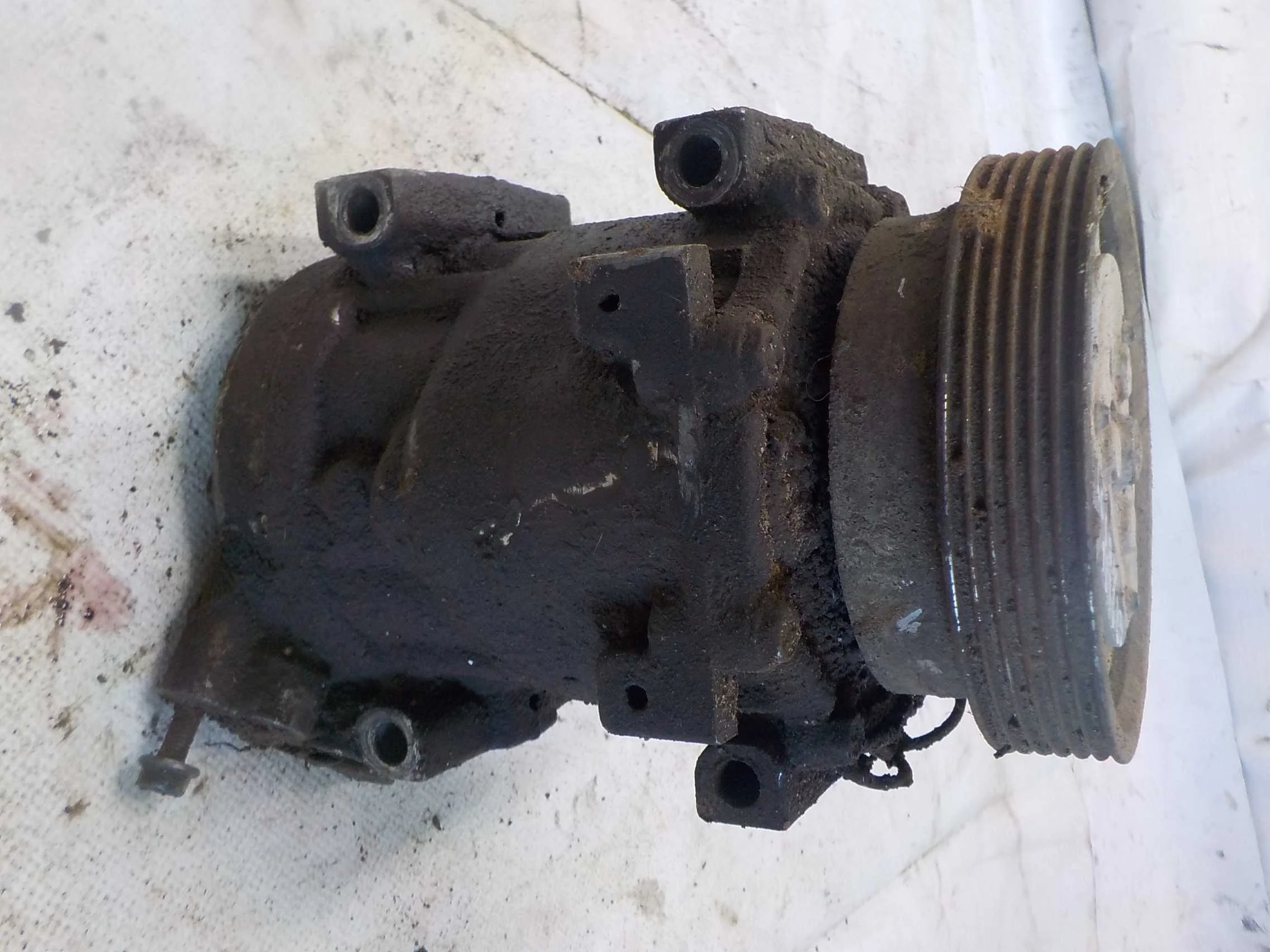 Компрессор кондиционера Renault Logan I (2004—2009)