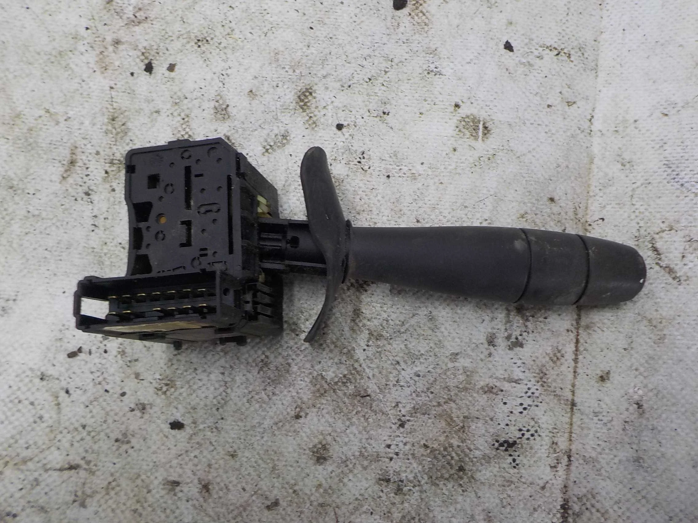 подрулевой переключатель Renault Sandero Stepway I (2009—2014)  Право