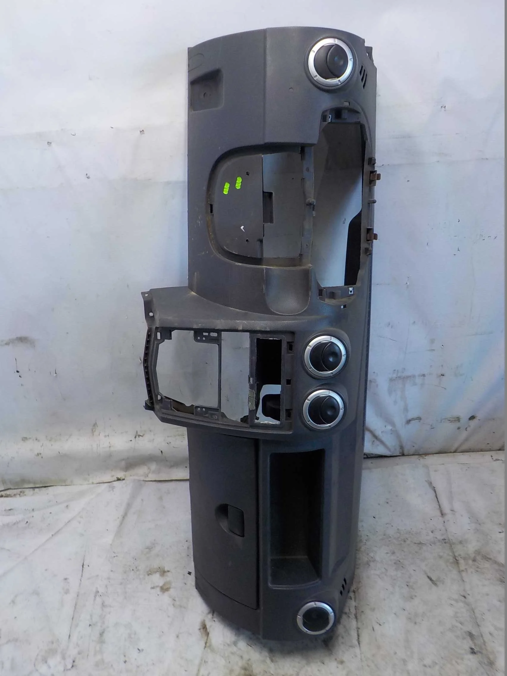 Торпедо Renault Logan I (2004—2009)