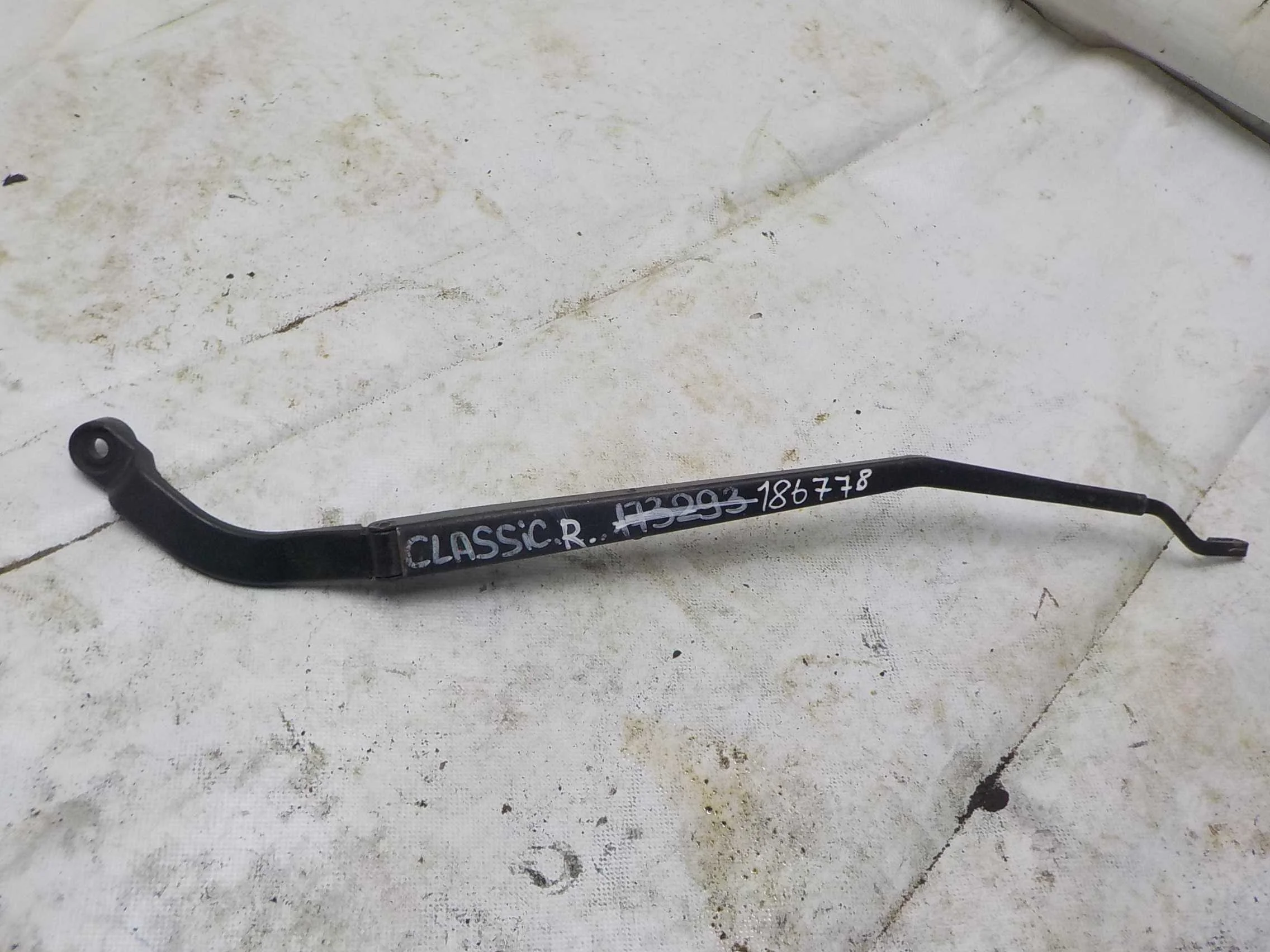 Поводок стеклоочистителя Nissan Almera Classic I (2006—2013)  Право