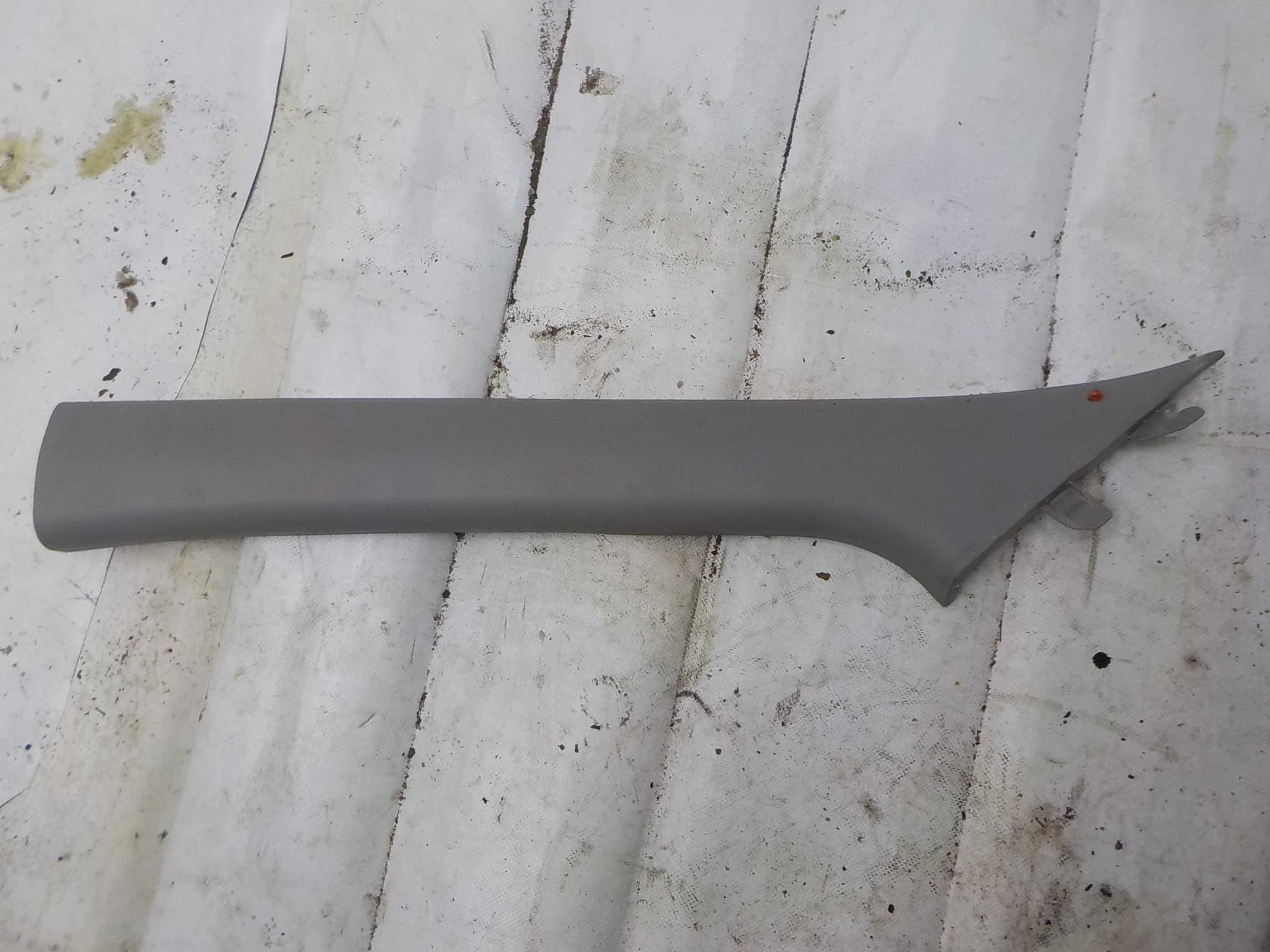 Обшивка стойки лобового стекла Hyundai Solaris I (2010—2014)  Право