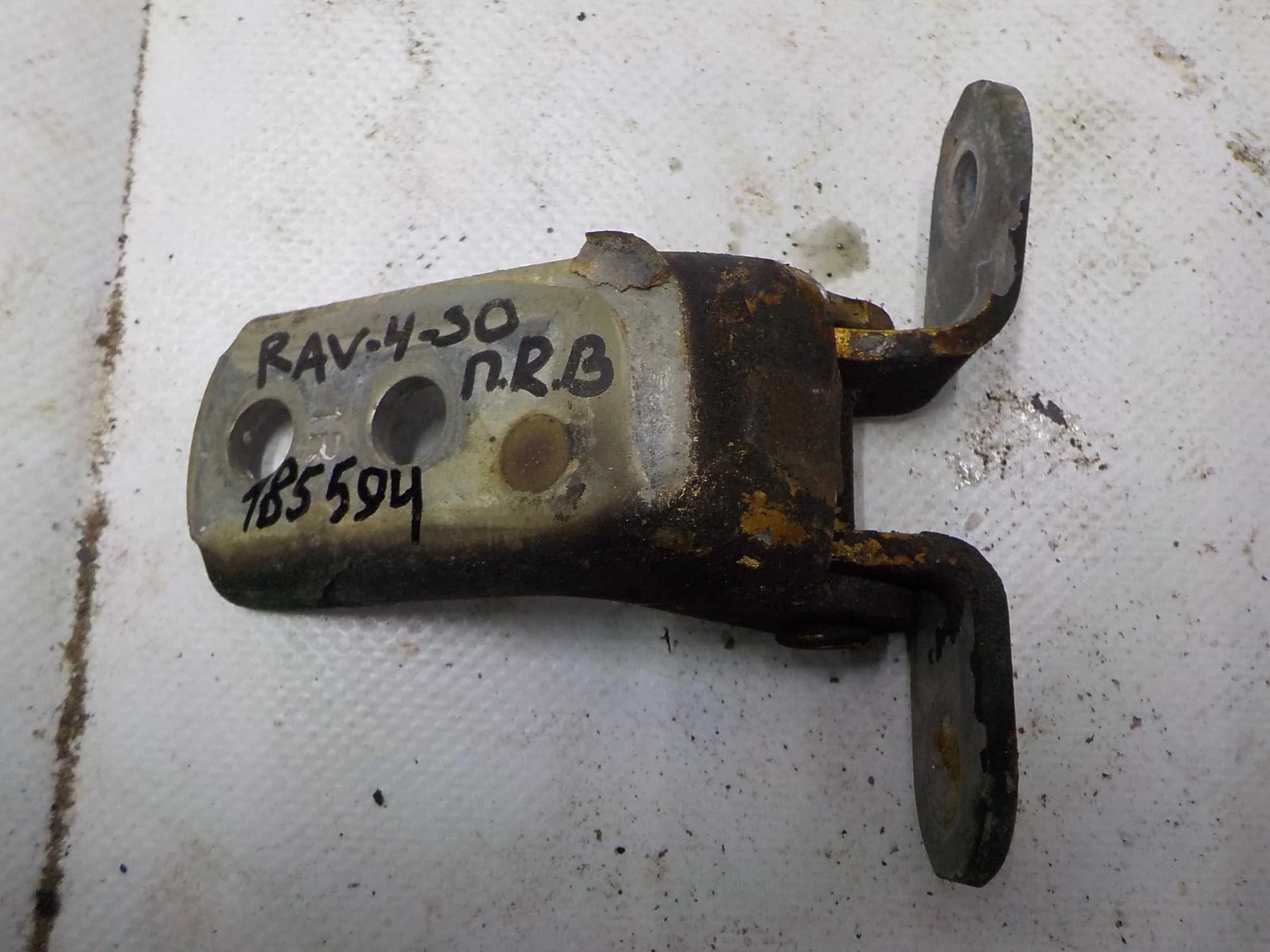 Петля двери Lexus RX III (2008—2012) Перед Право Верх