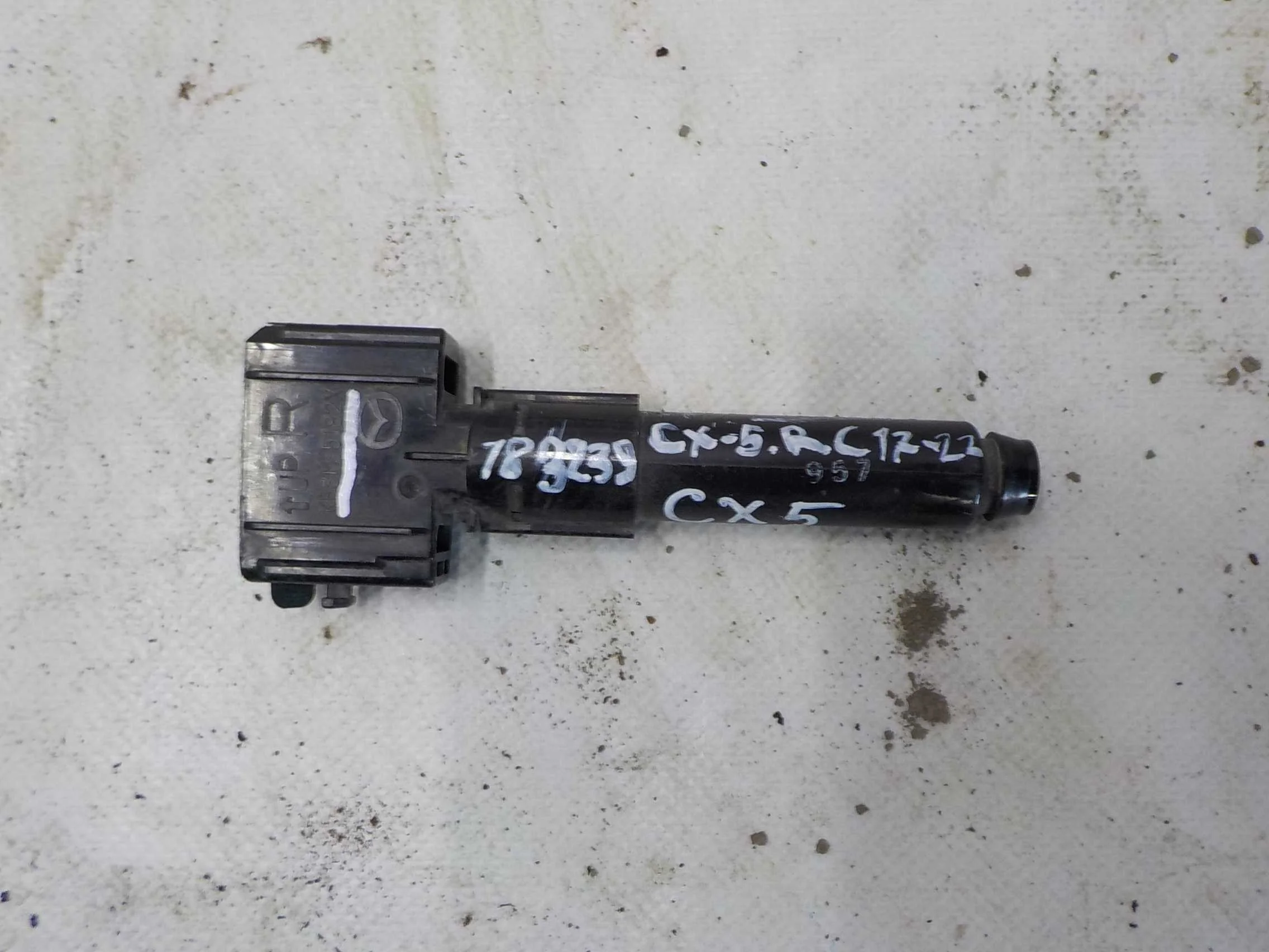 форсунка омывателя Mazda CX-5 I (2011—2015)  Право