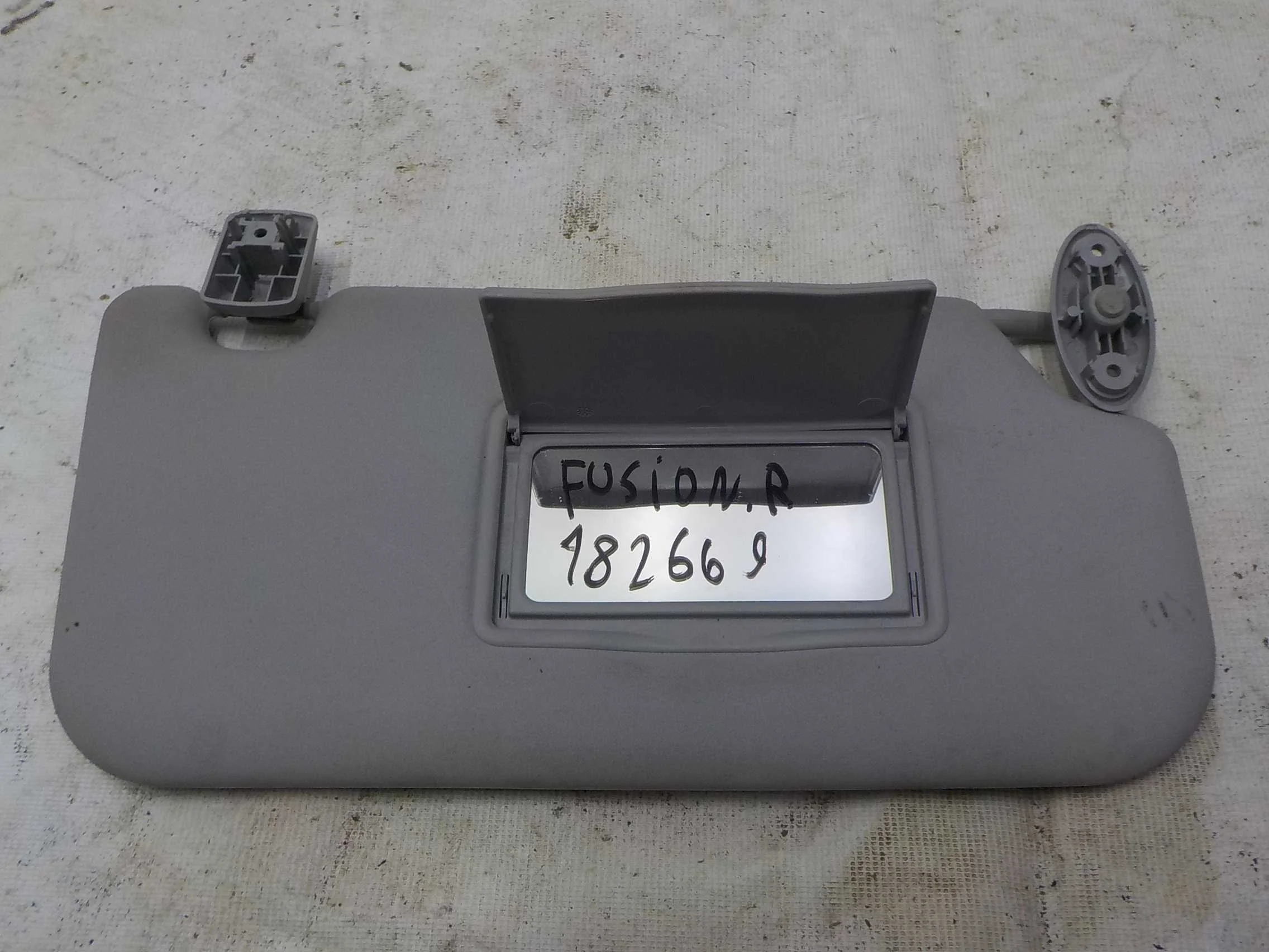 козырек Ford Fusion I рестайлинг (2005—2012)  Право