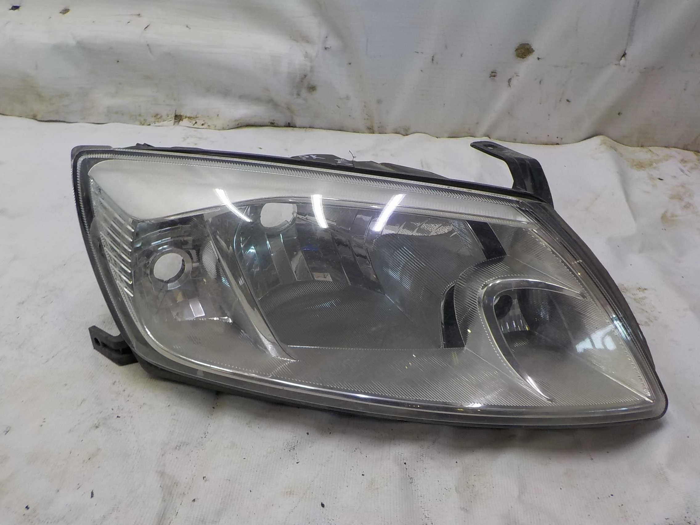 Фара ВАЗ (LADA) Granta I (2011—2018)  Право