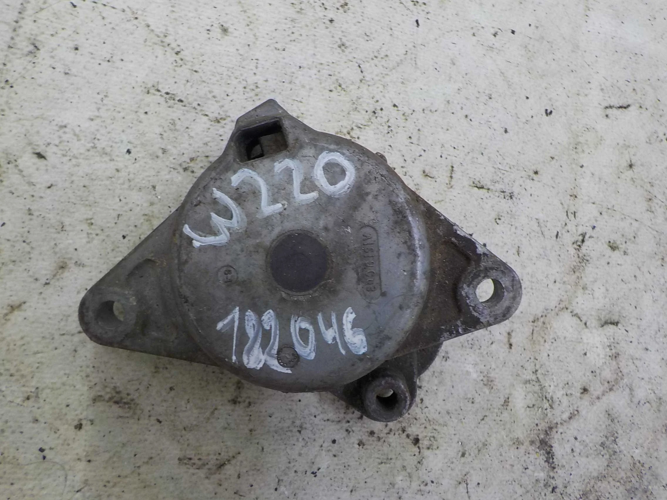 натяжитель ремня генератора Mercedes-Benz S-класс W220 рестайлинг (2002—2005)