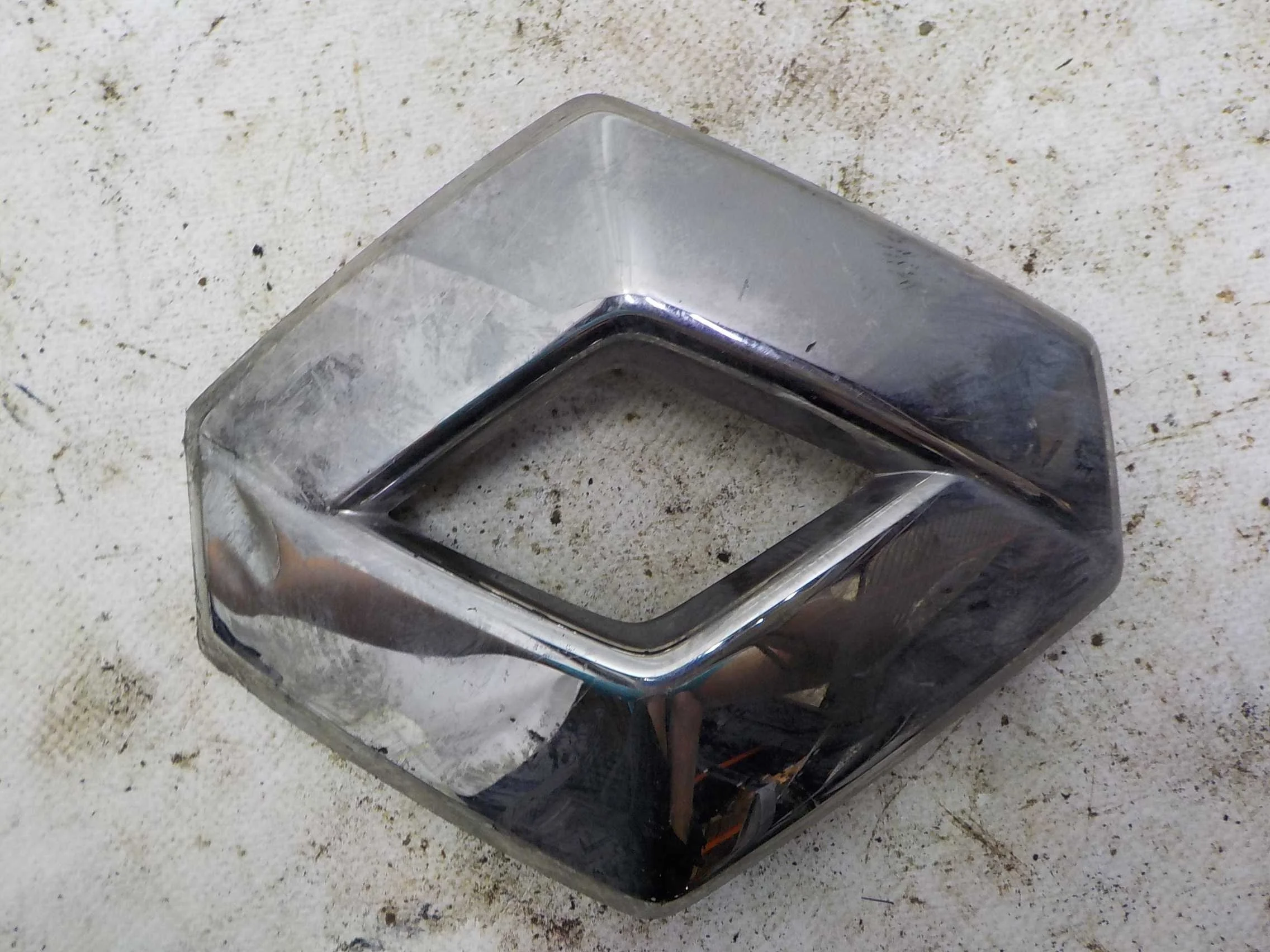 Эмблема Renault Fluence I (2009—2013)