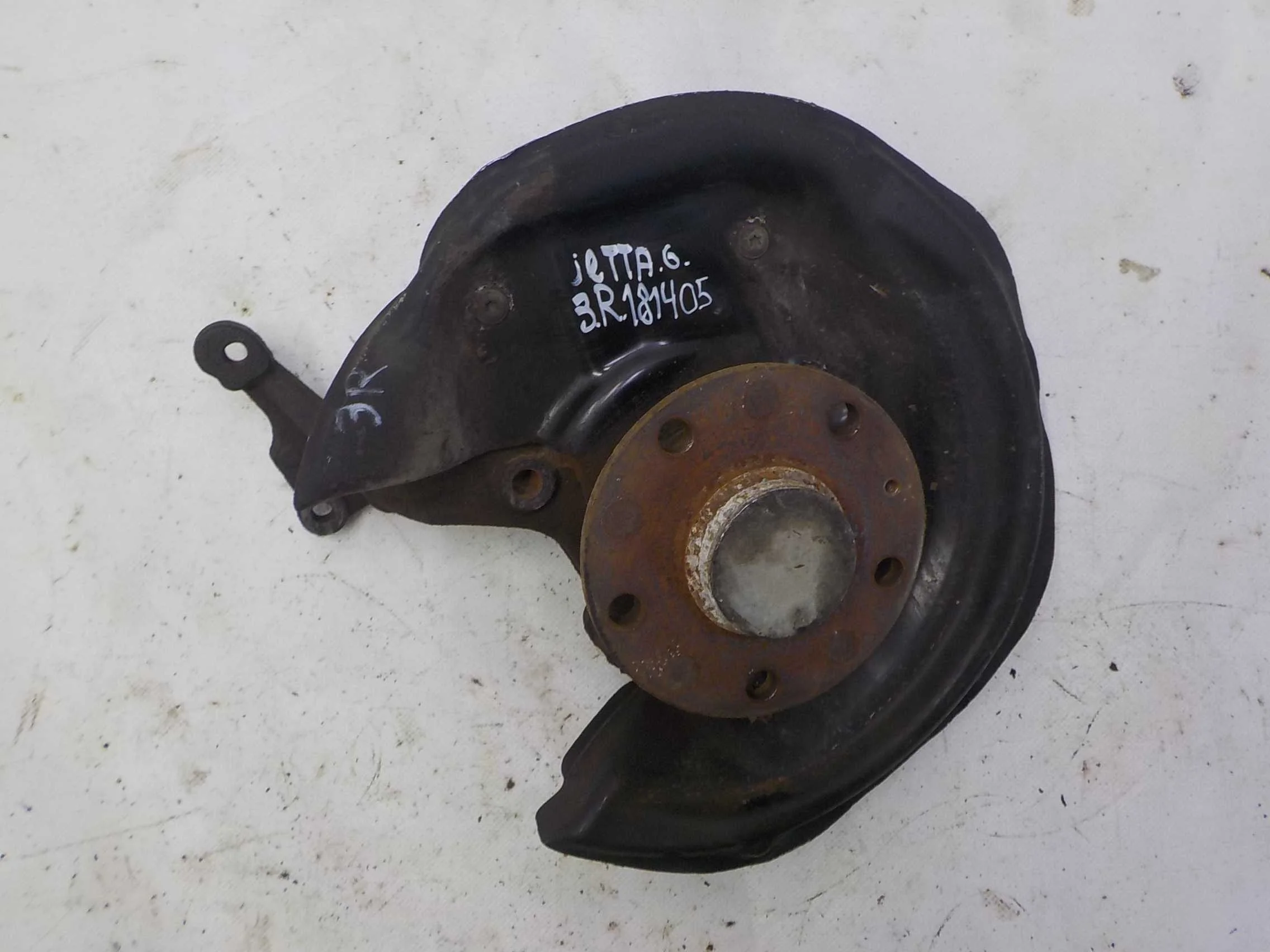 кулак поворотный Volkswagen Jetta VI (2010—2015) Зад Право