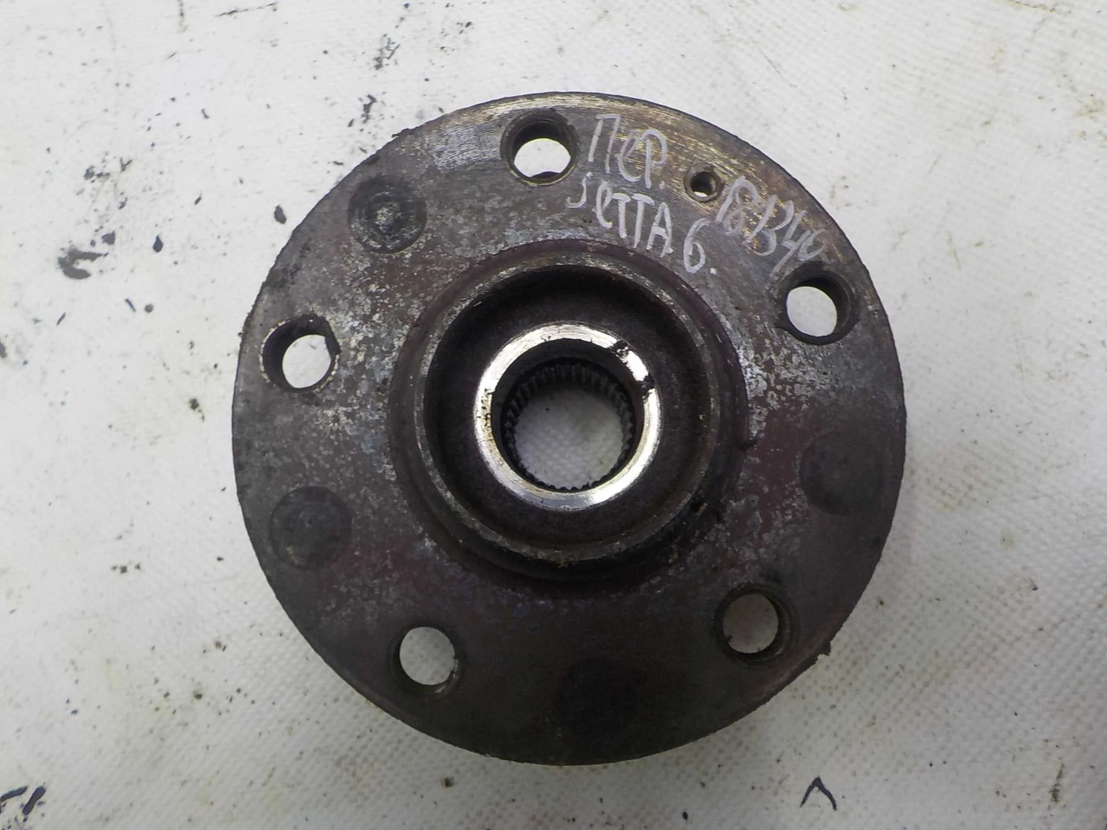 Ступица Volkswagen Jetta V (2005—2011) Перед