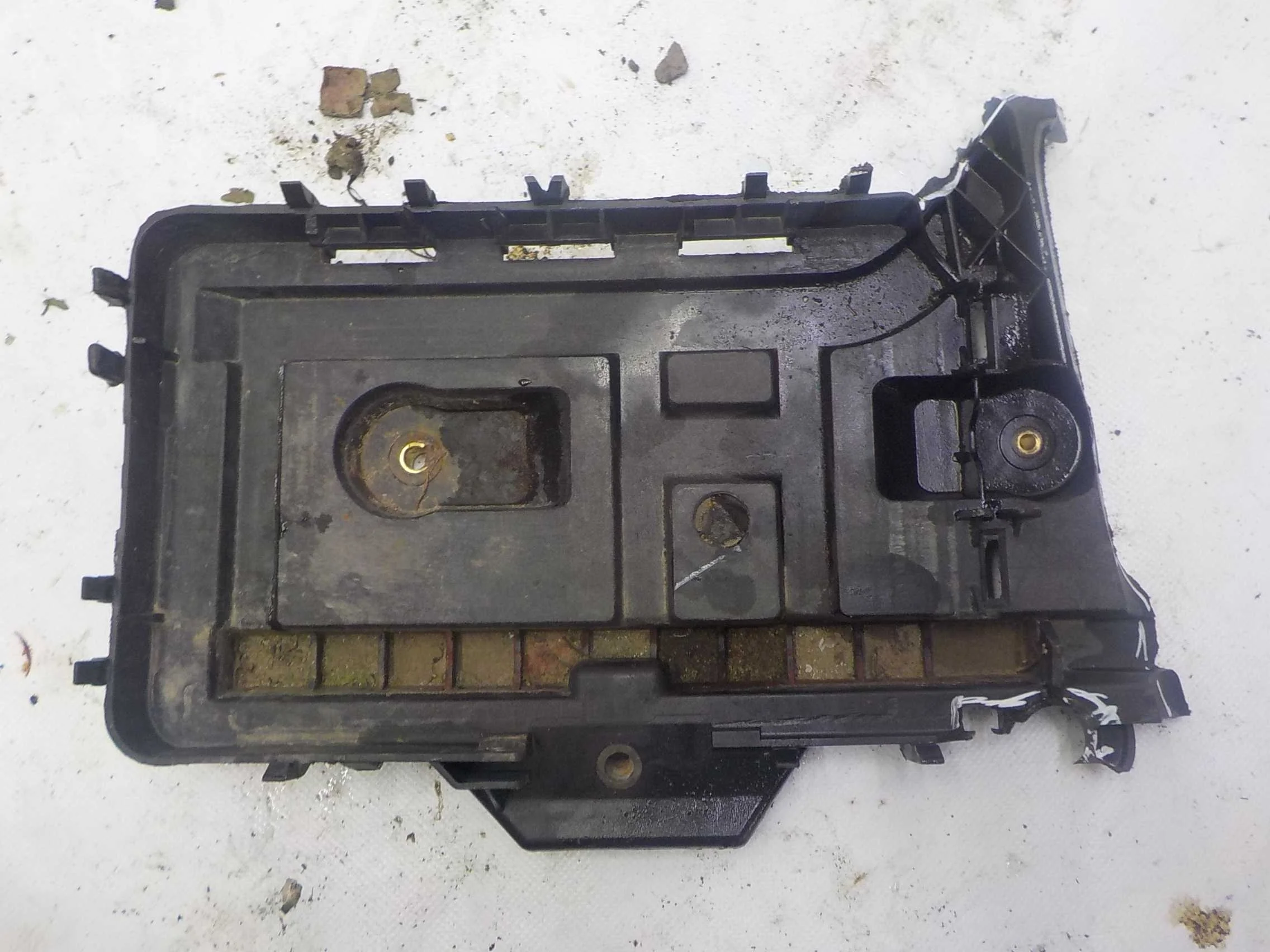 площадка под АКБ Volkswagen Passat B7 (2010—2015)