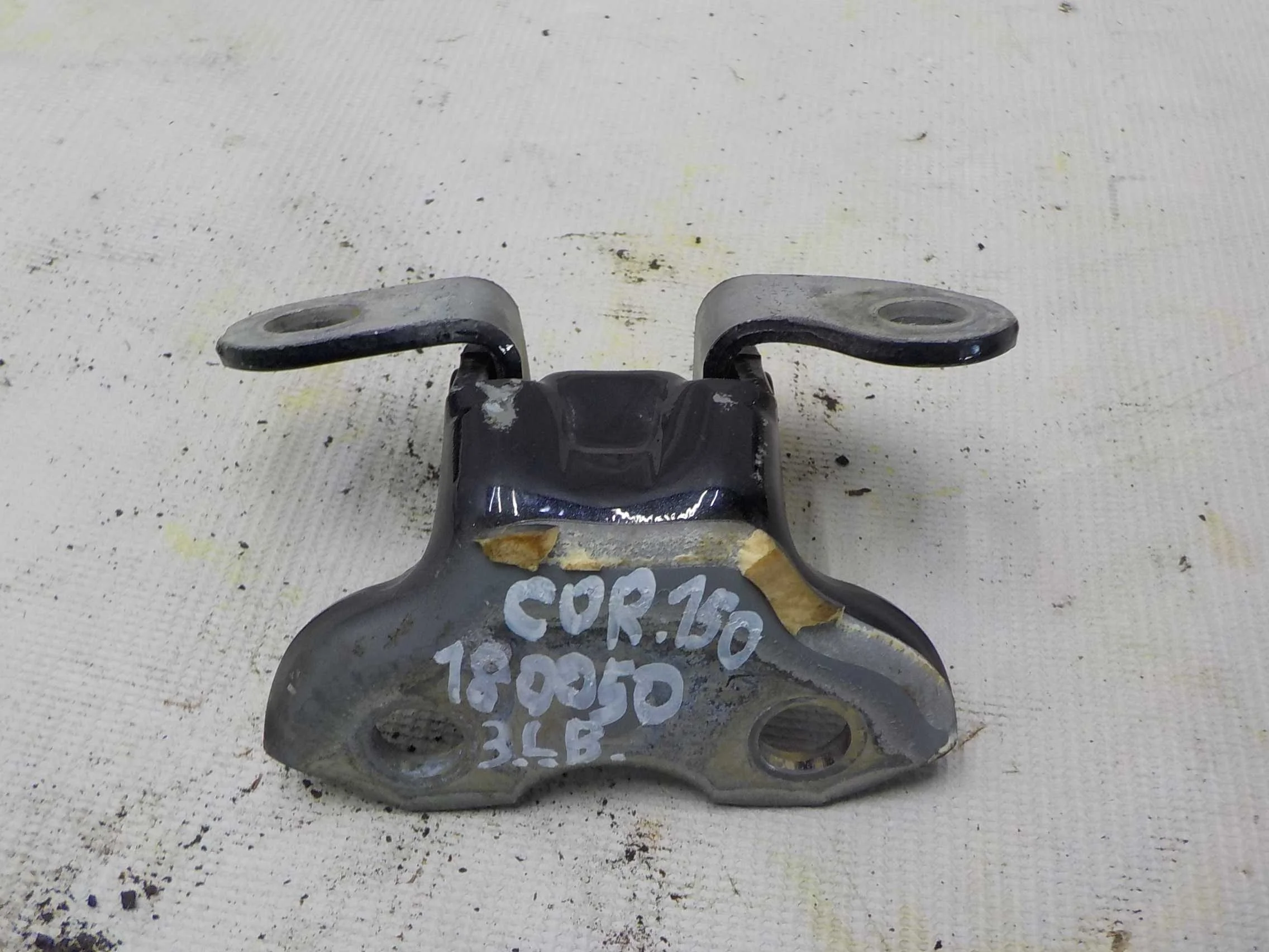 Петля двери Toyota RAV4 IV рестайлинг (2015—2019) Зад Лево Верх