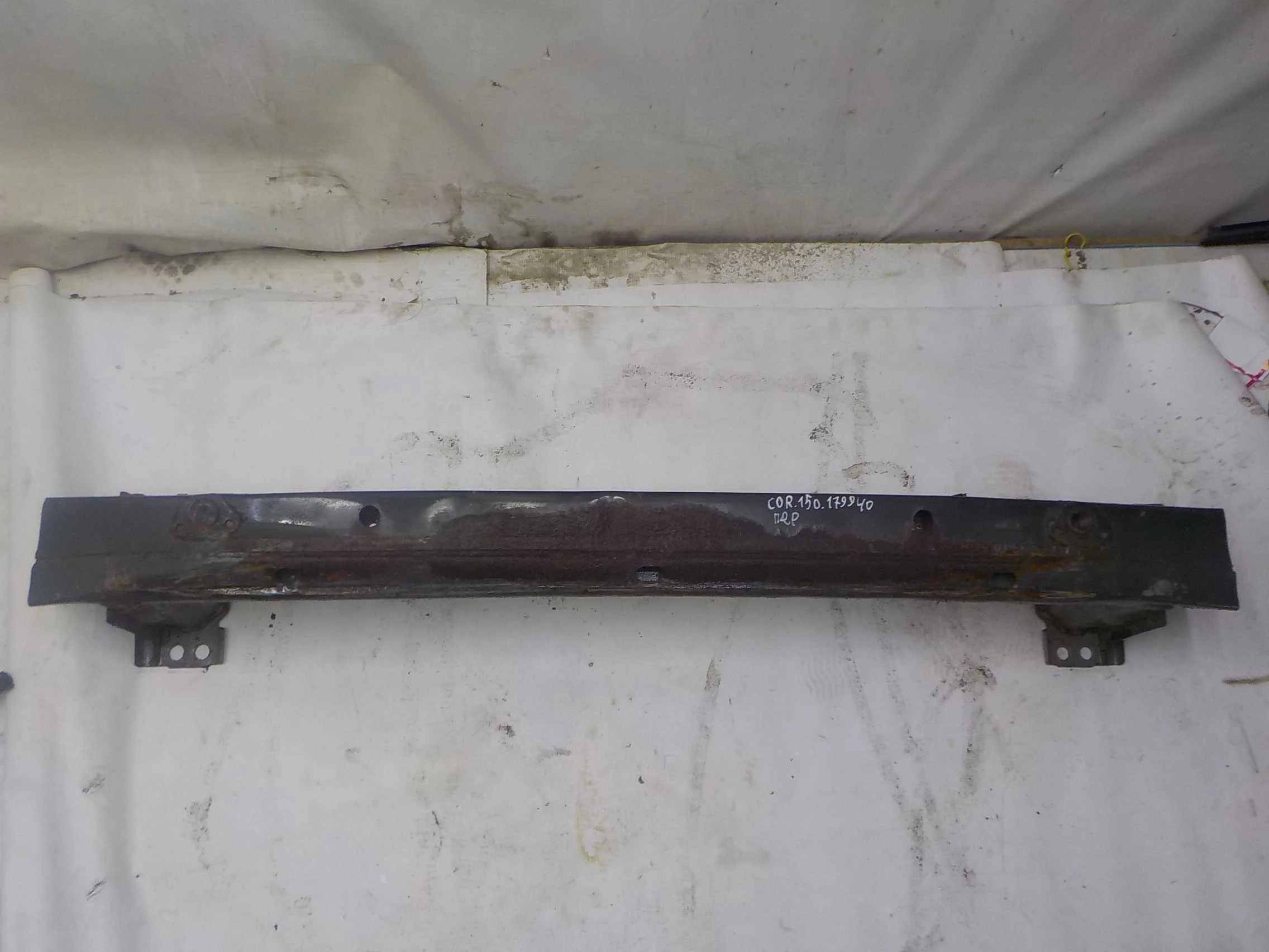 Усилитель бампера Toyota Corolla X (2006—2010) Перед