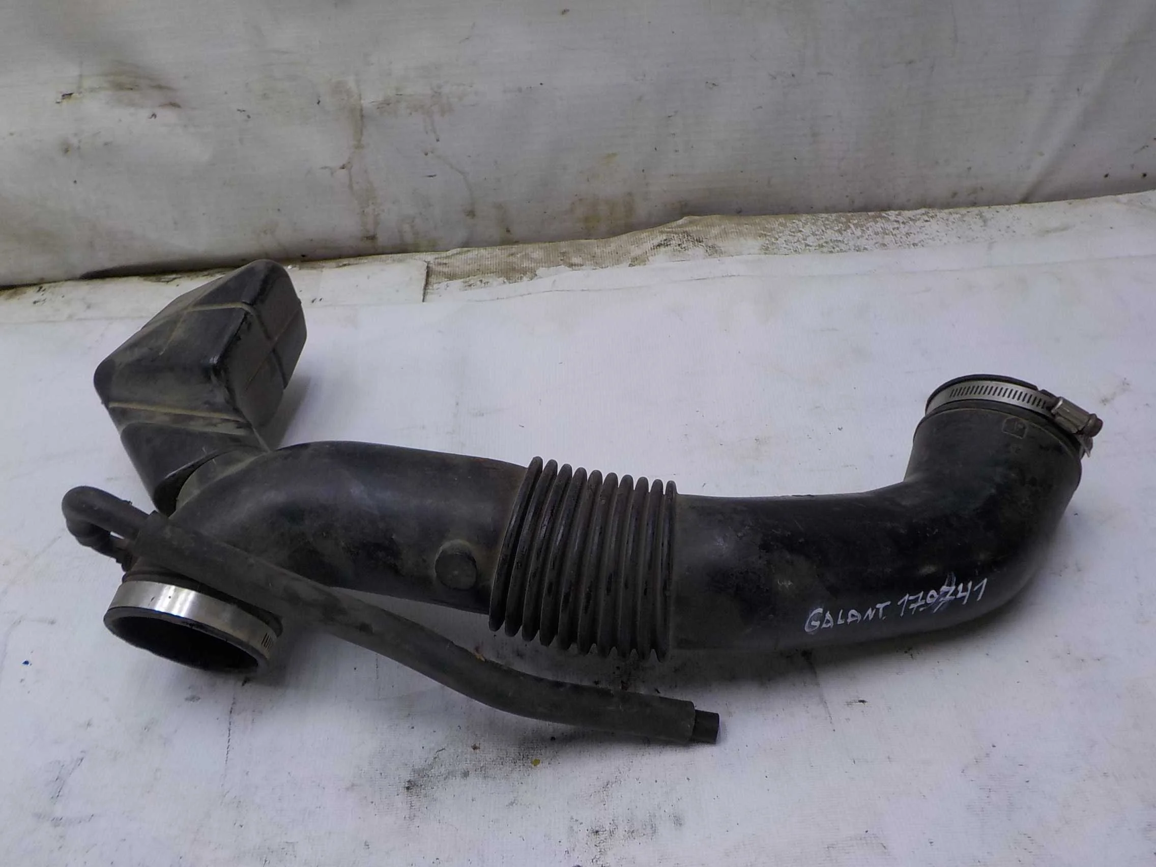 Гофра воздушного фильтра Mitsubishi Galant VIII рестайлинг (1998—2006)