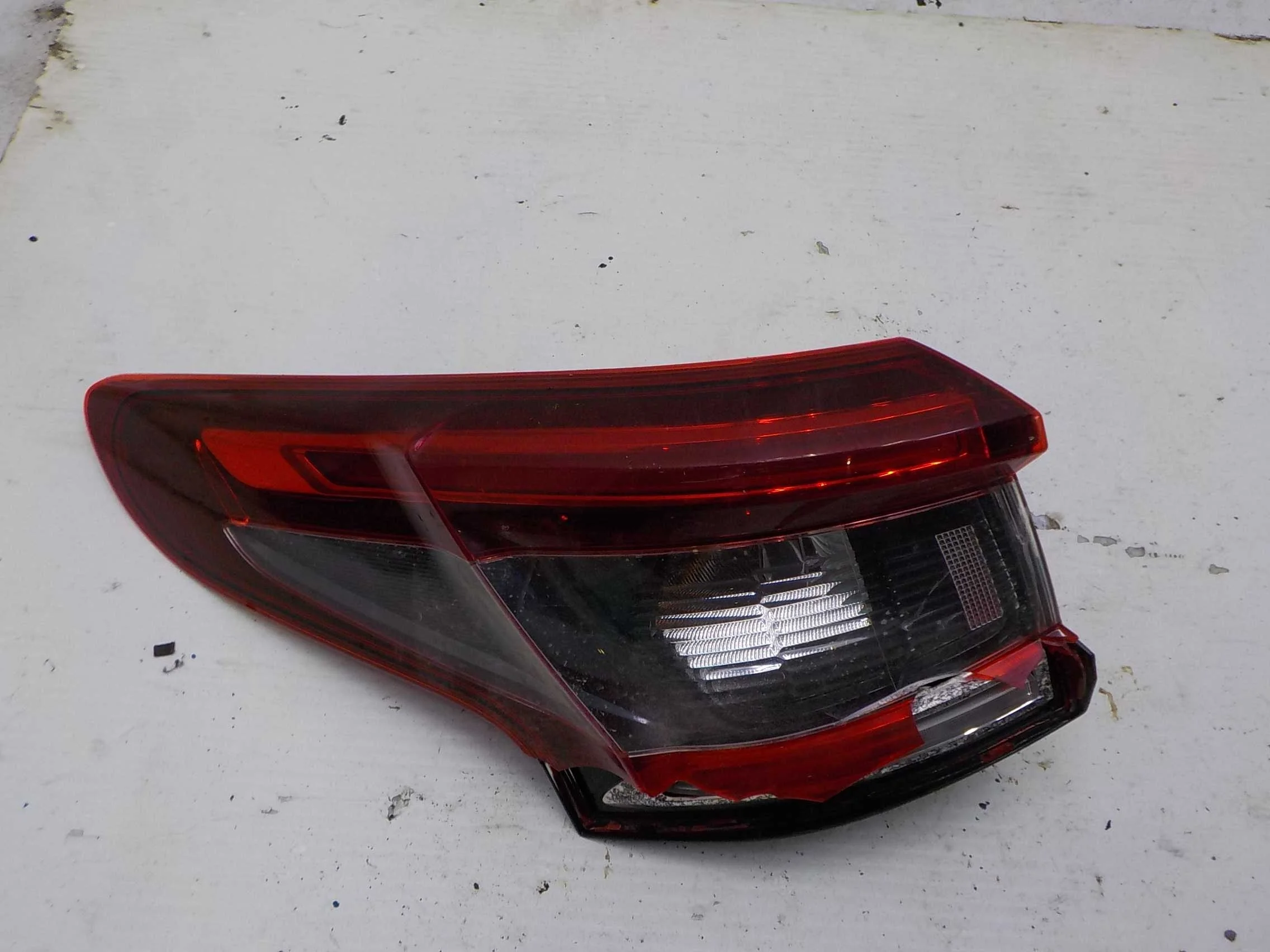 Фонарь Nissan Qashqai II рестайлинг (2017—2025)  Лево