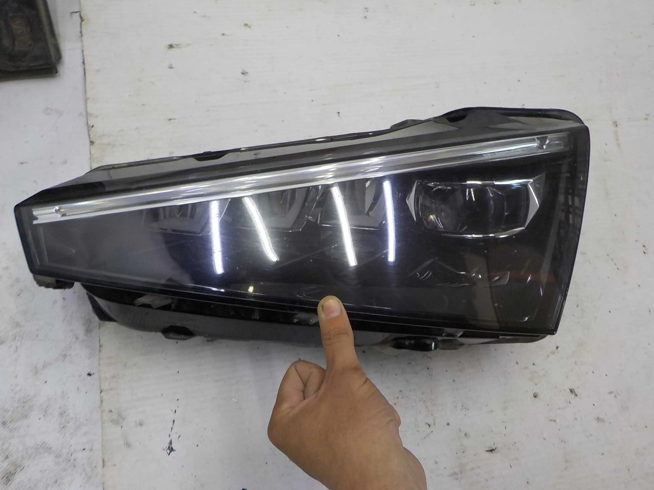 Фара Skoda Rapid II (2019—2025)  Лево