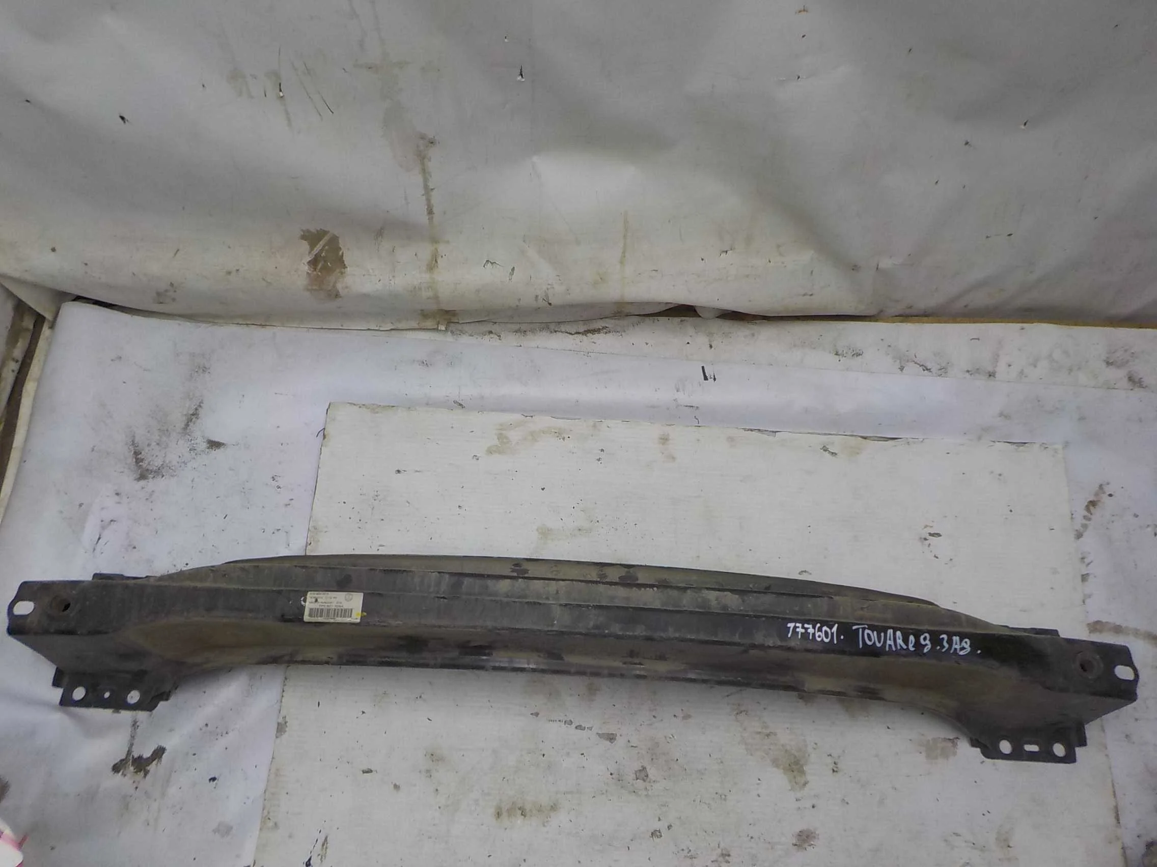 Усилитель бампера Volkswagen Touareg II (2010—2014) Зад