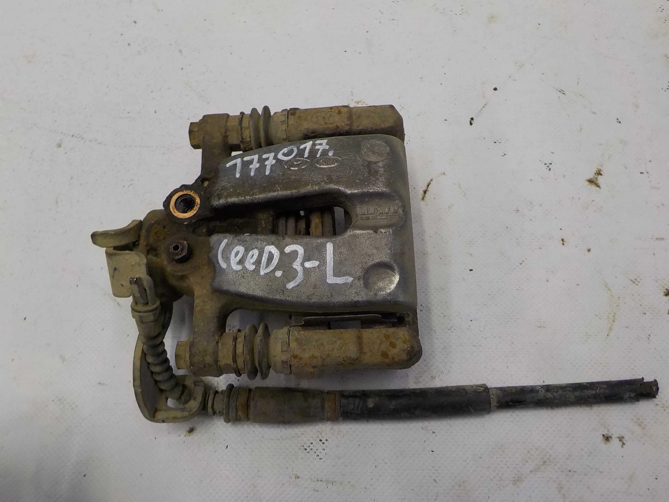 суппорт Kia Ceed JD (2012—2015) Зад Лево