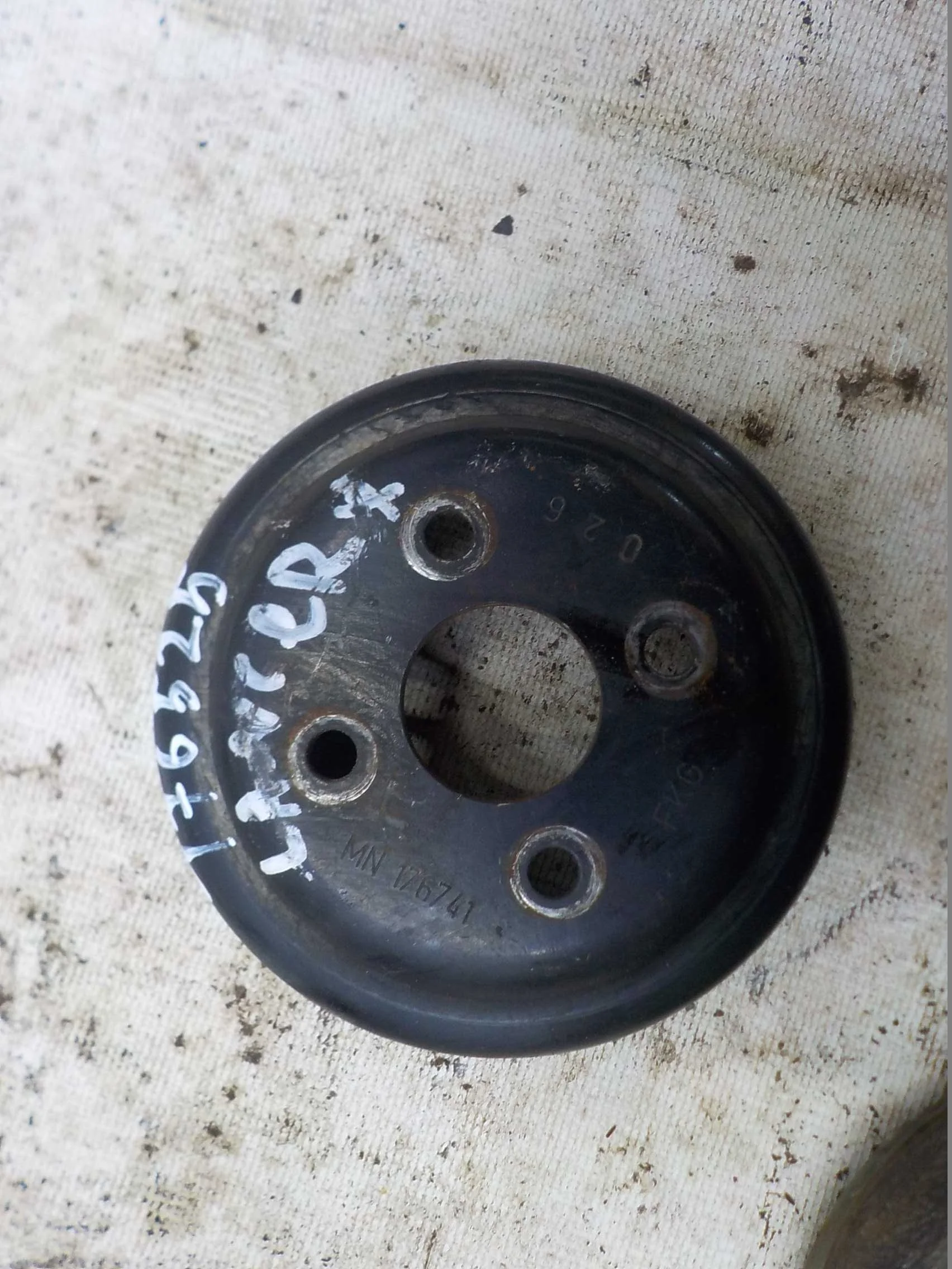 Шкив помпы Mitsubishi Lancer Ralliart IX рестайлинг (2005—2007)