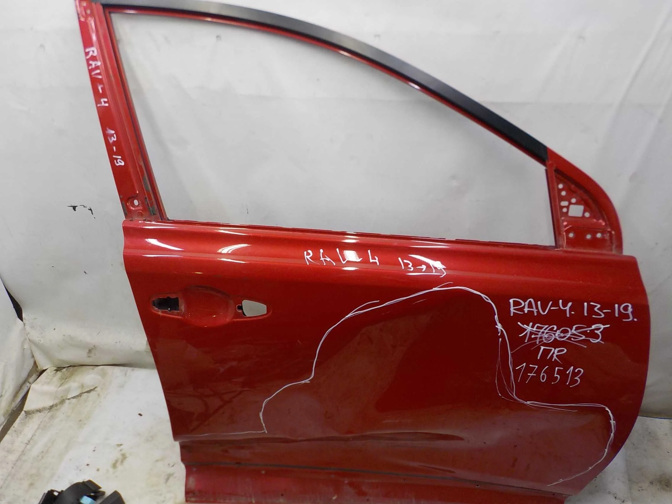 Дверь Toyota RAV4 IV рестайлинг (2015—2019) Перед Право