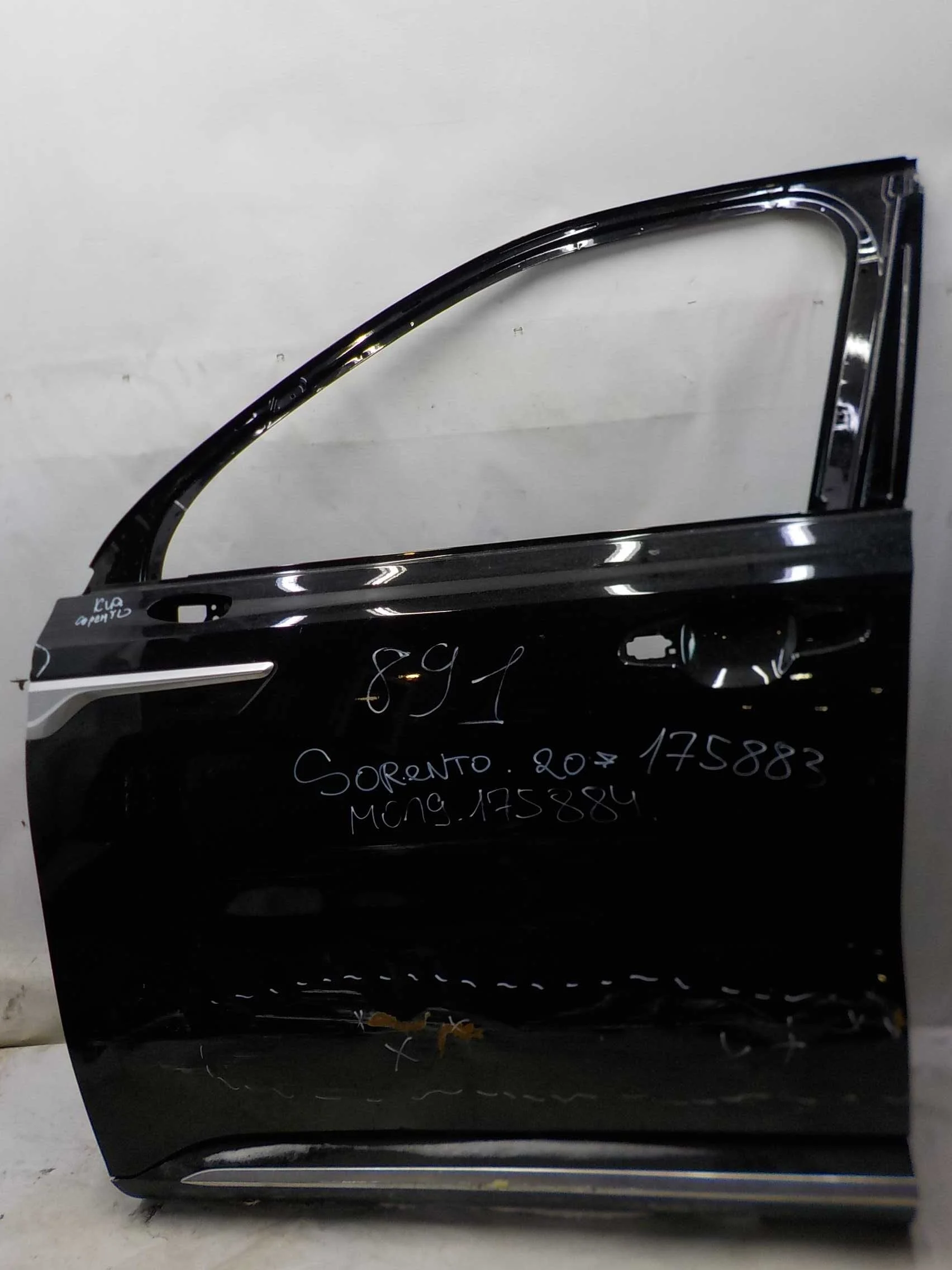 Накладка на дверь Kia Sorento IV (2020—2025) Перед Лево