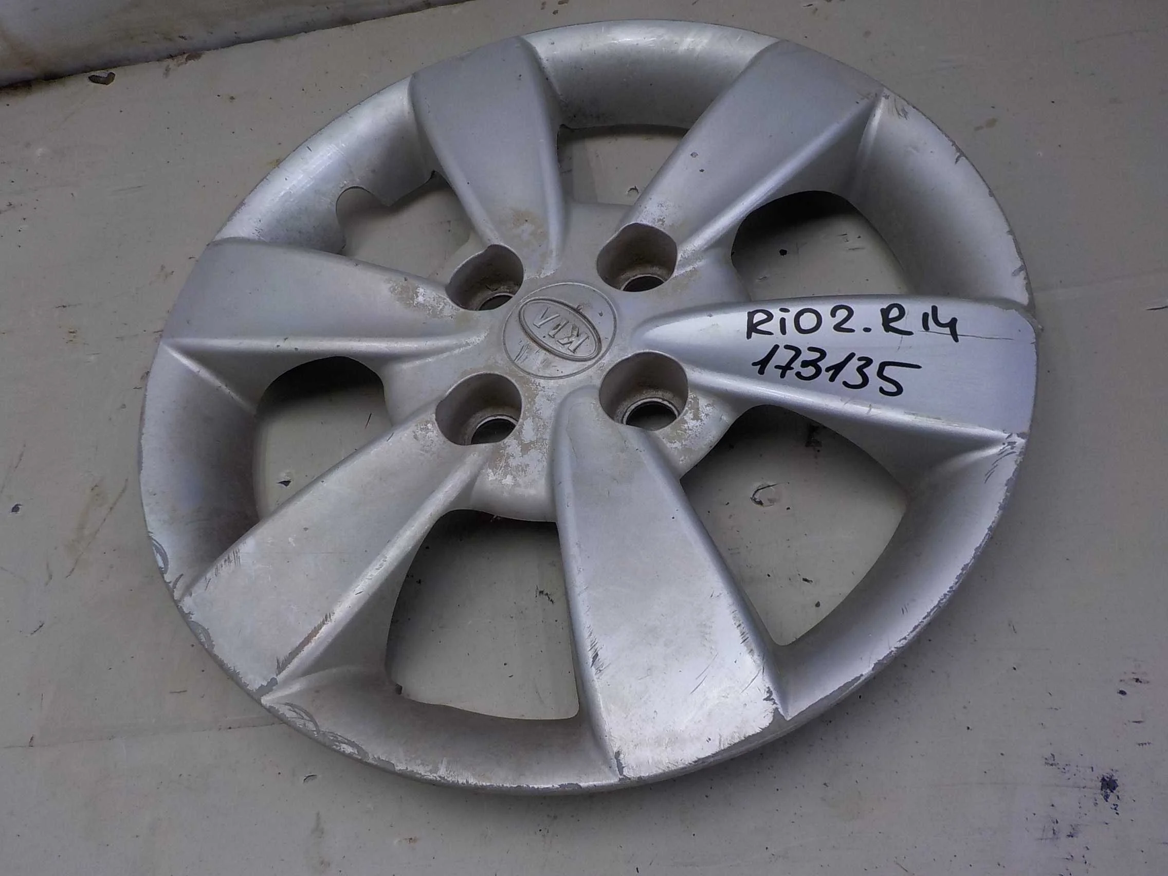 колпак Kia Rio II (2005—2009)