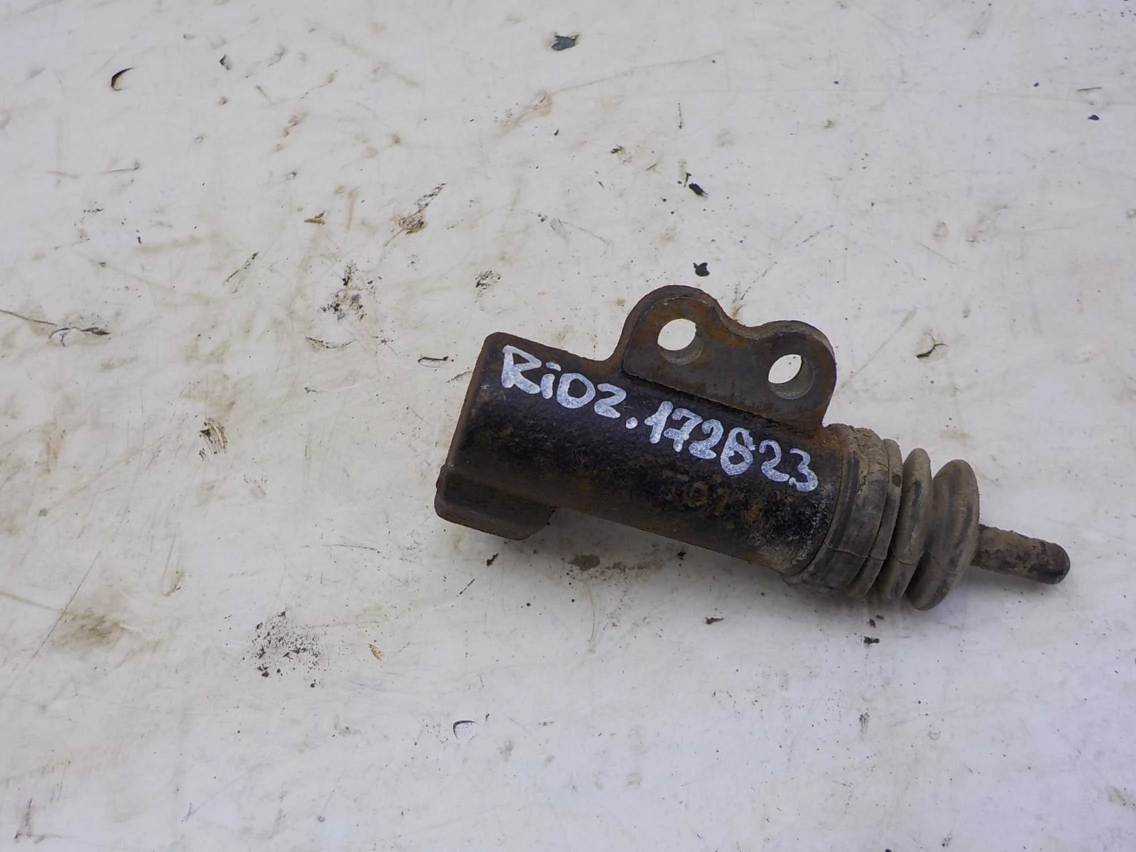 рабочий цилиндр сцепления Kia Rio II рестайлинг (2009—2011)