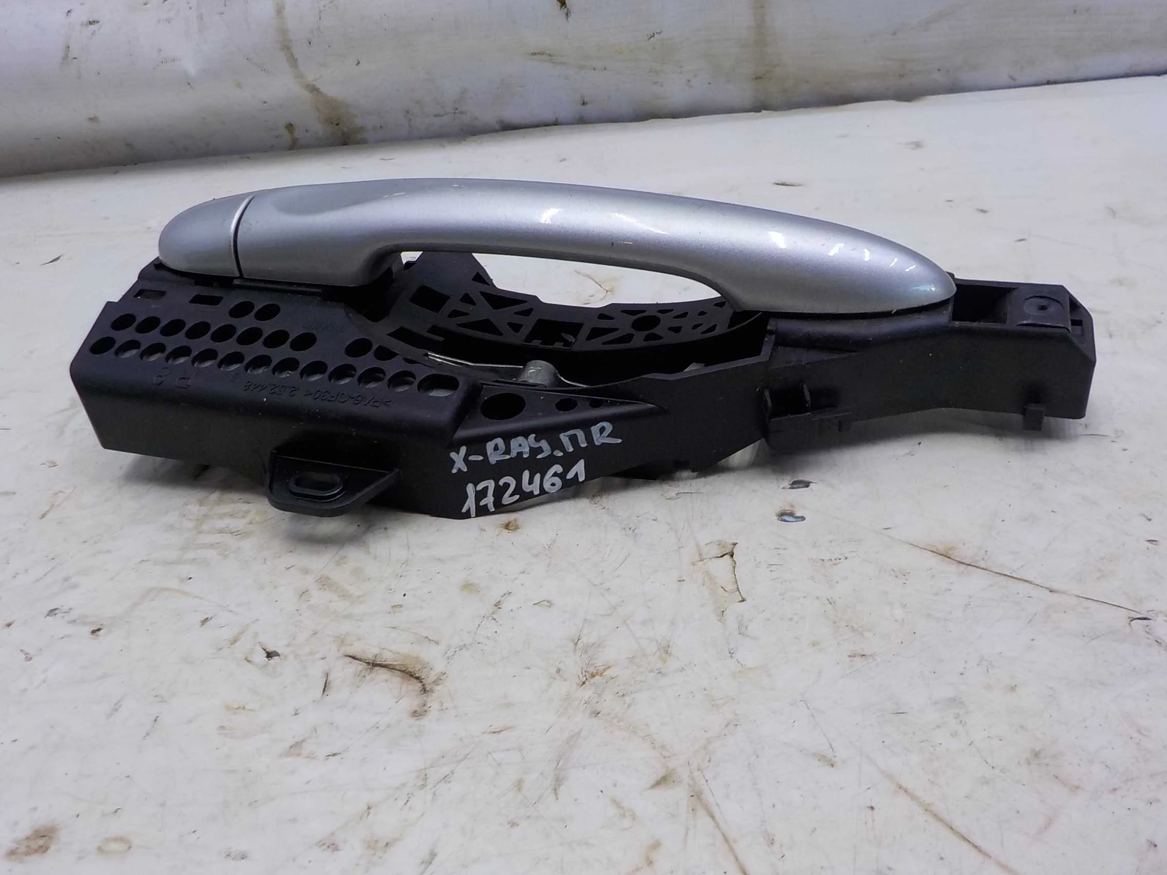 ручка двери внешняя Renault Fluence I (2009—2013) Перед Право