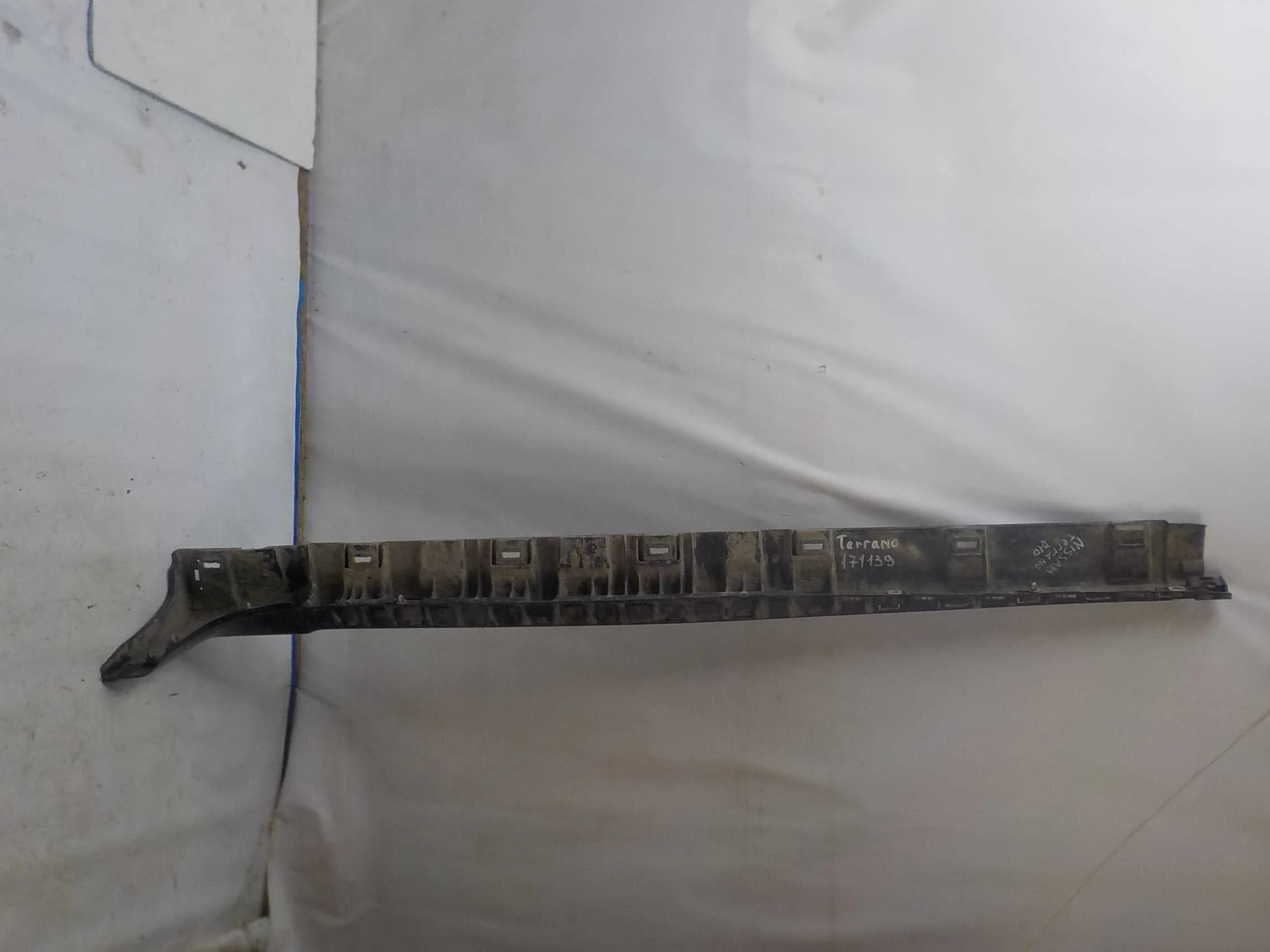 Накладка на порог Nissan Terrano D10 (2014—2022)