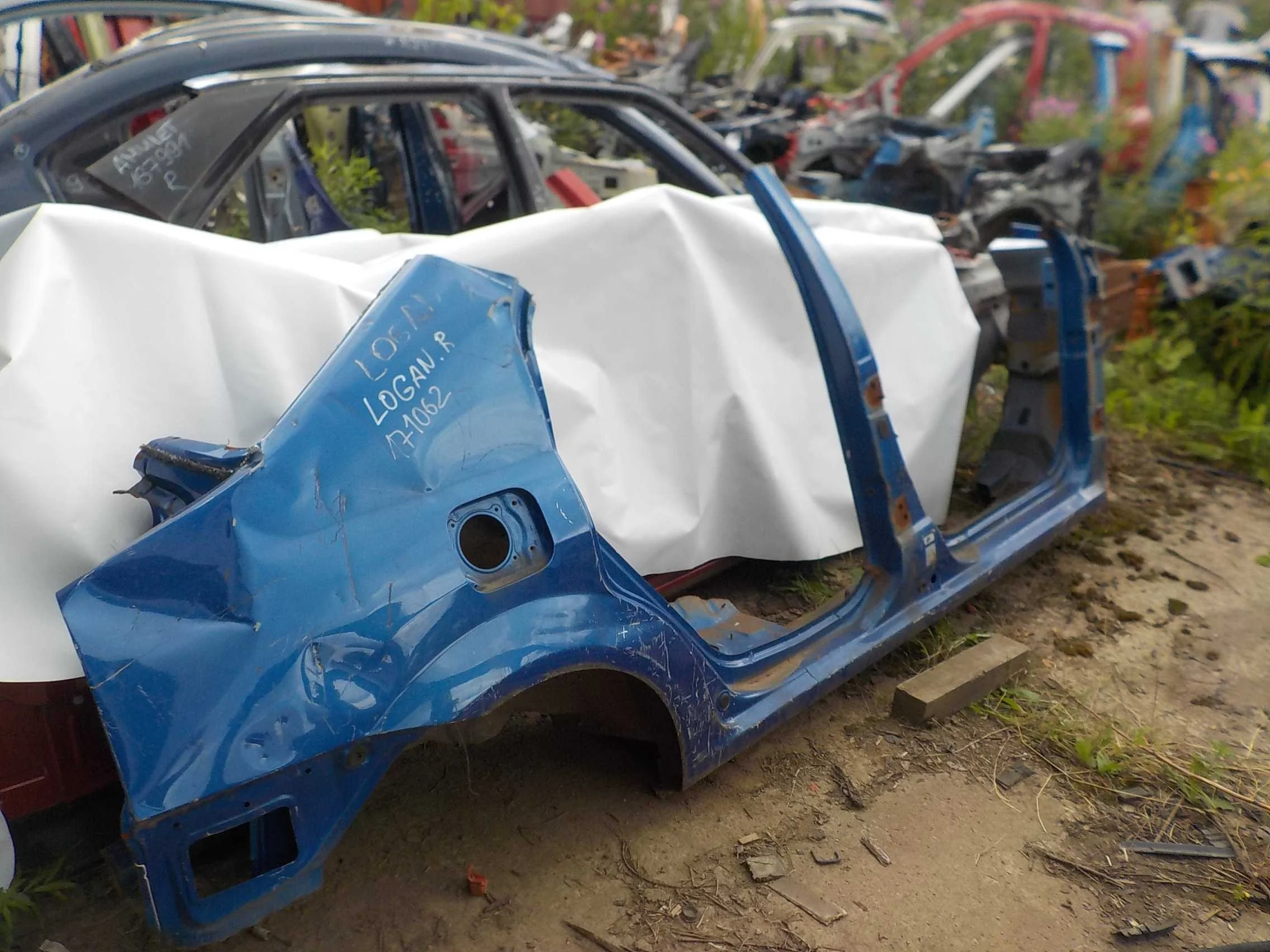 боковина кузова Renault Logan I (2004—2009)  Право