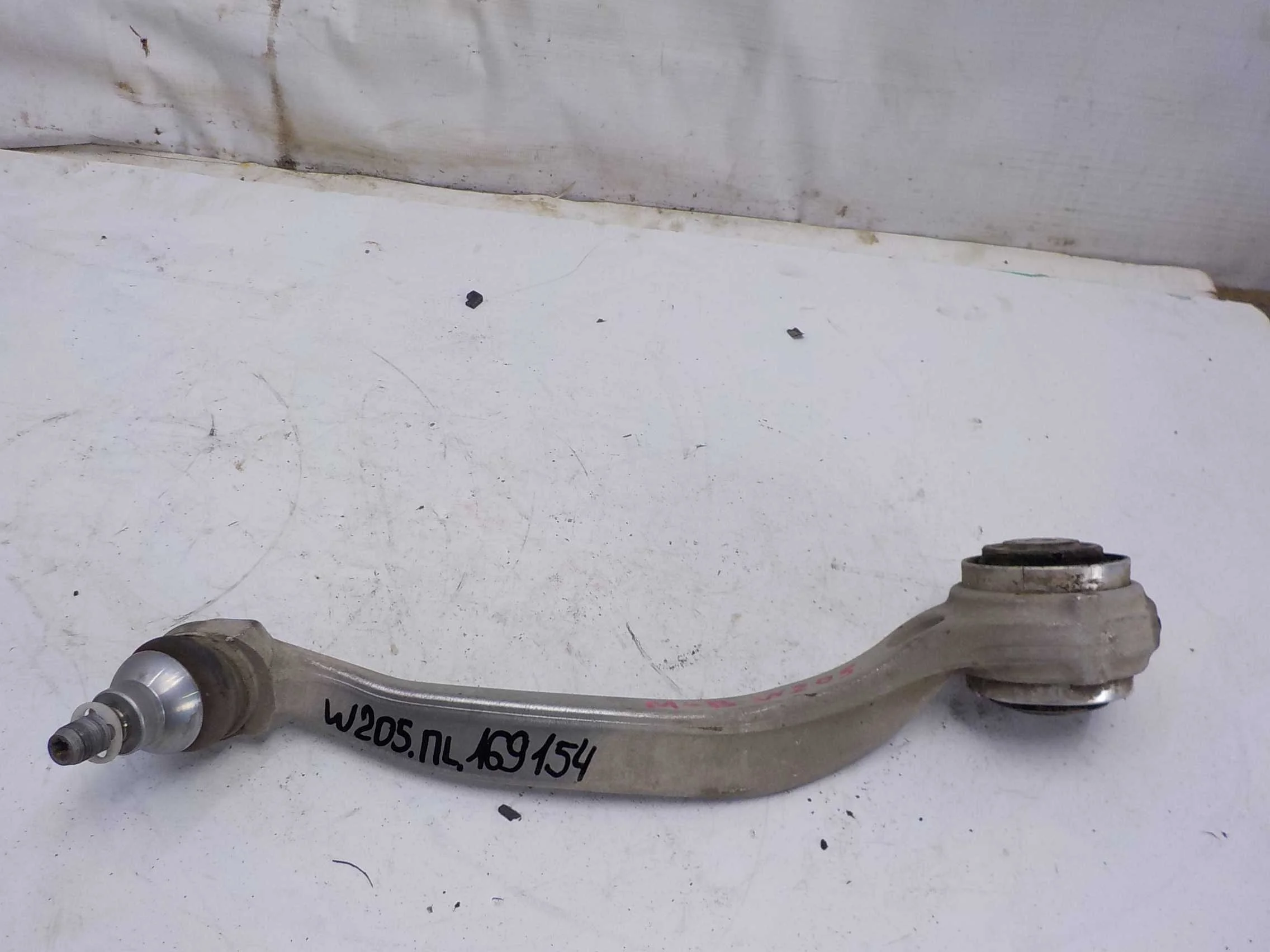 Рычаг Mercedes-Benz E-класс W213/S213/C238/A238 (2016—2021) Перед Лево