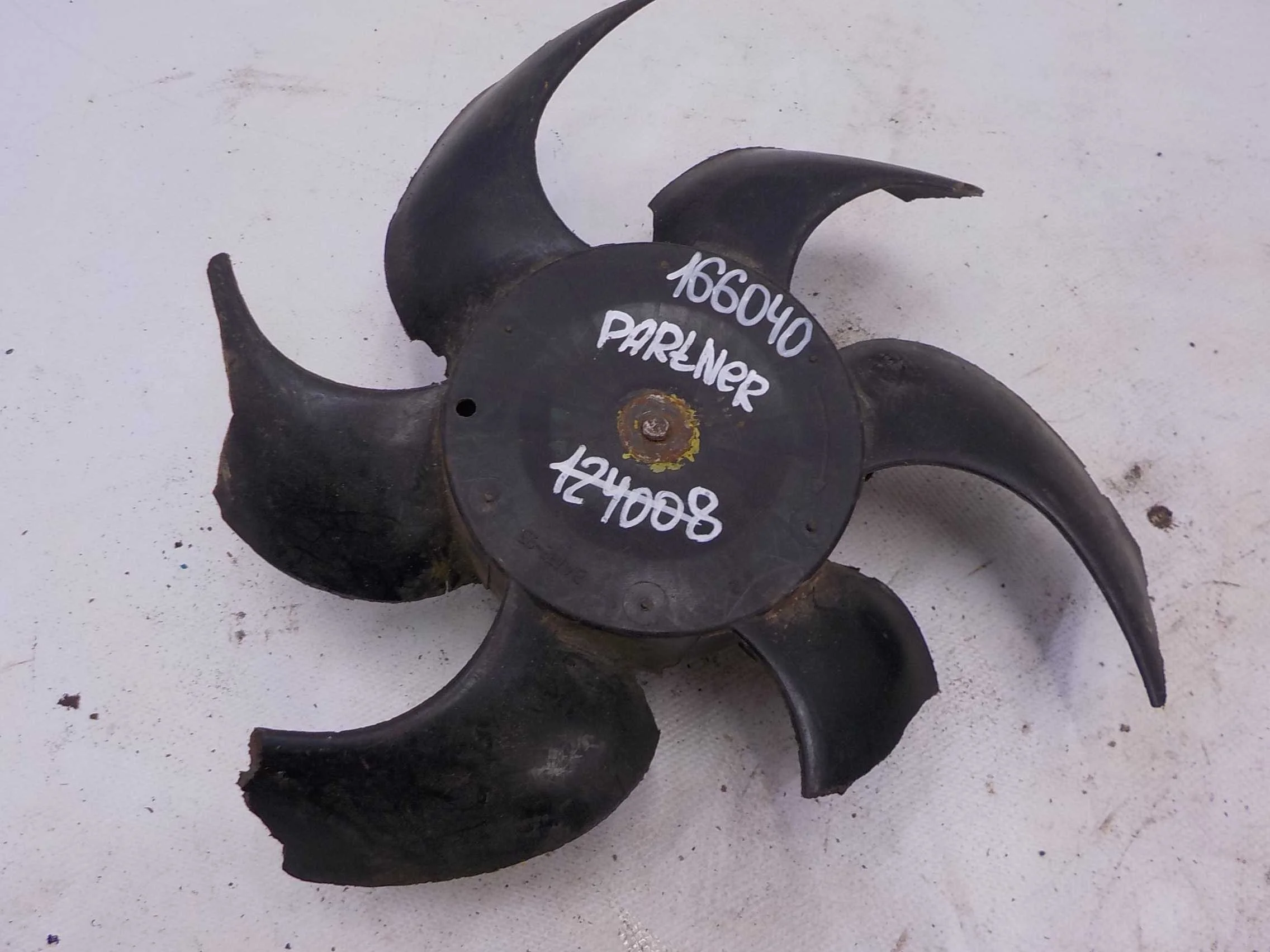 Крыльчатка вентилятора Peugeot 307 3C (2001—2005)