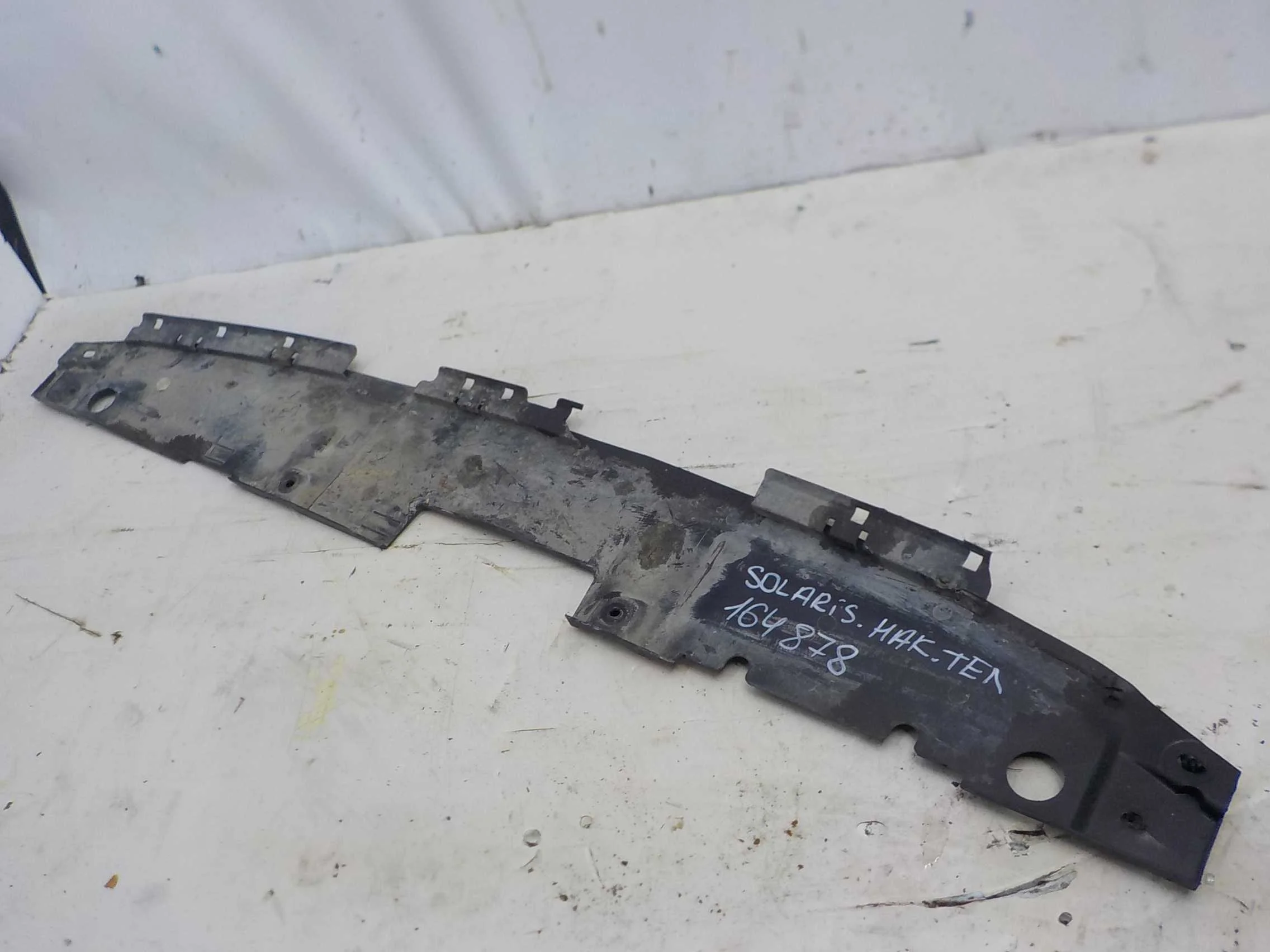 накладка на телевизор Hyundai Solaris I (2010—2014)