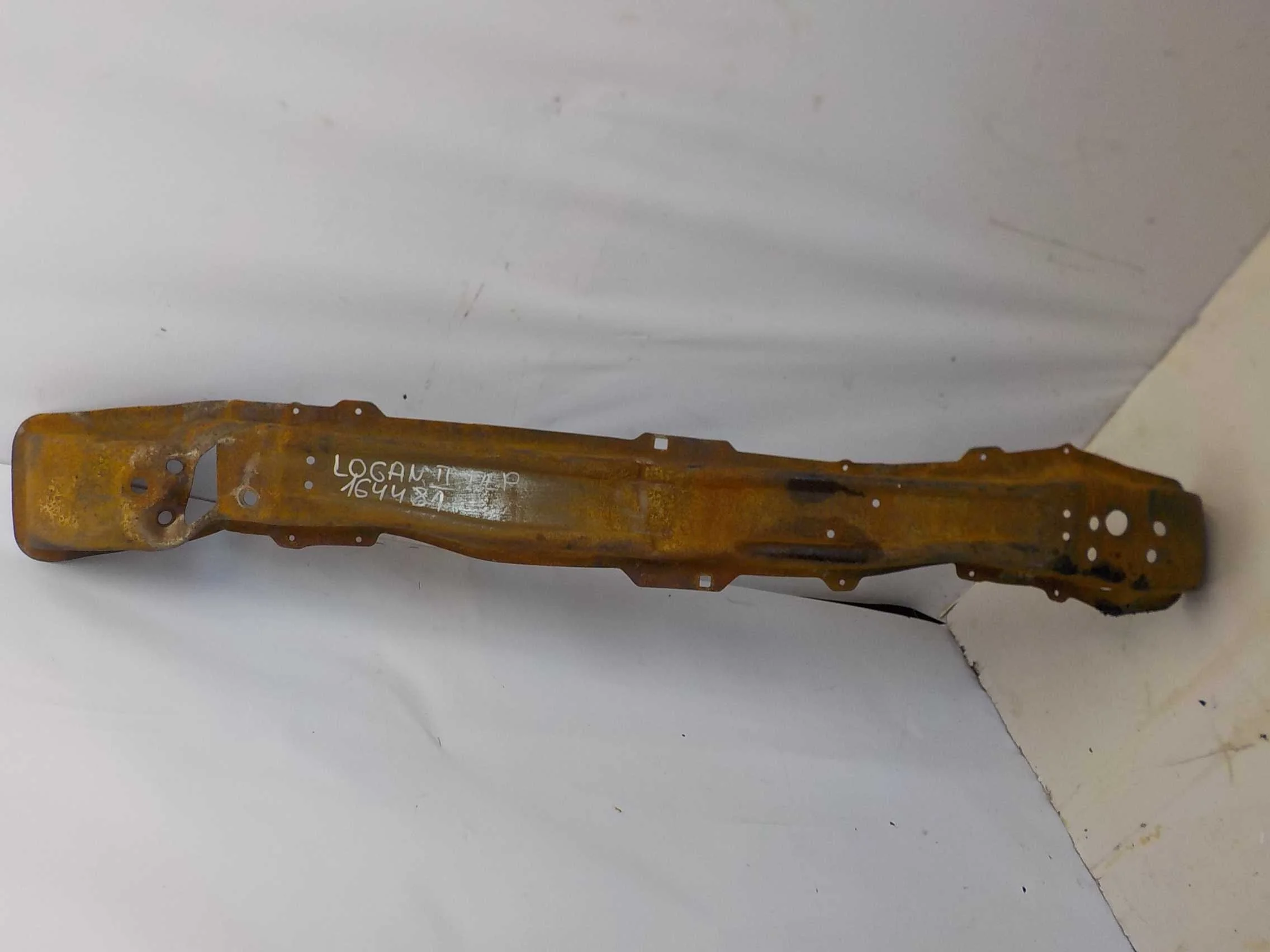 Усилитель бампера Renault Logan II (2012—2018) Перед