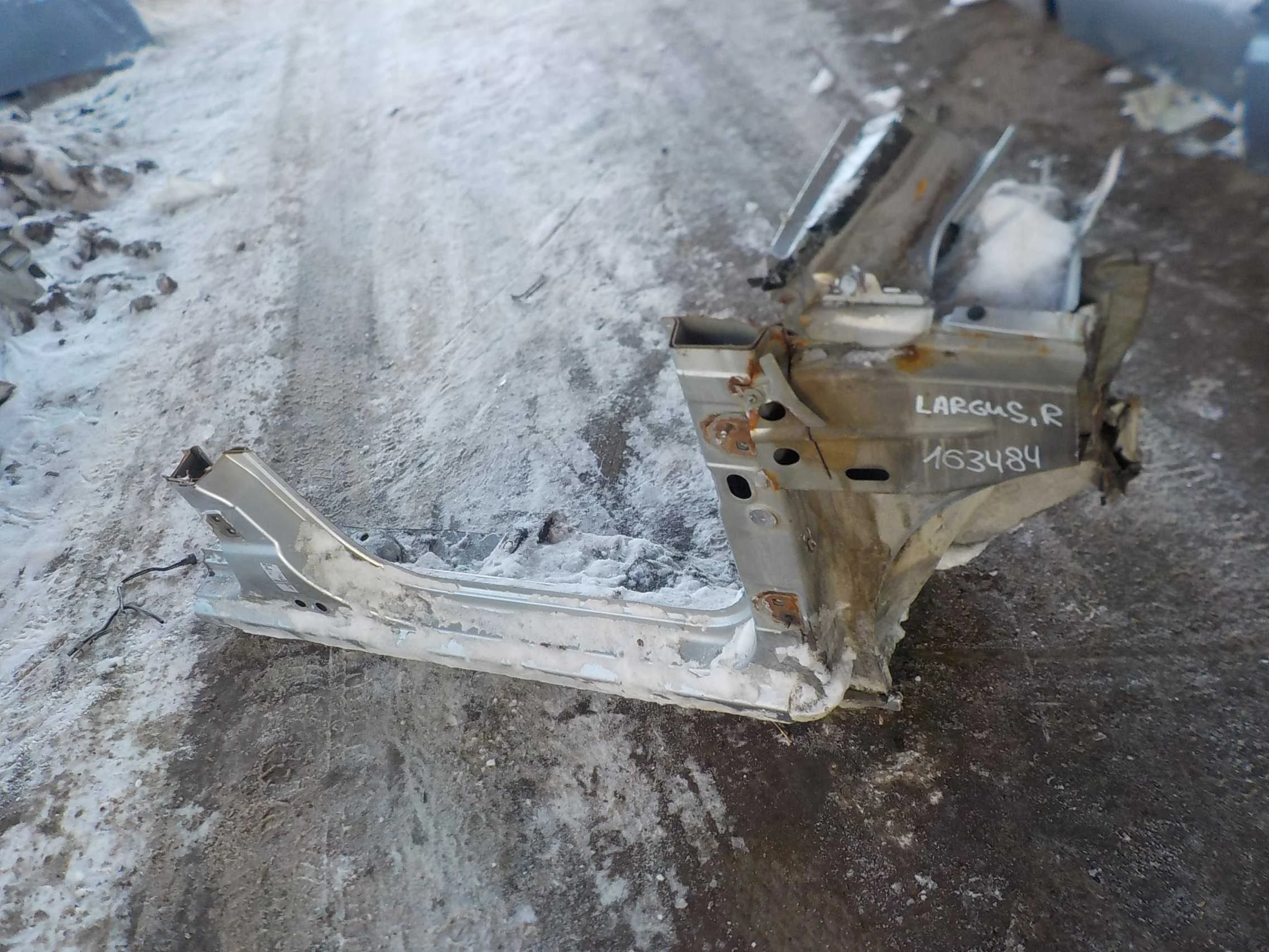 боковина кузова Renault Logan I (2004—2009)  Право