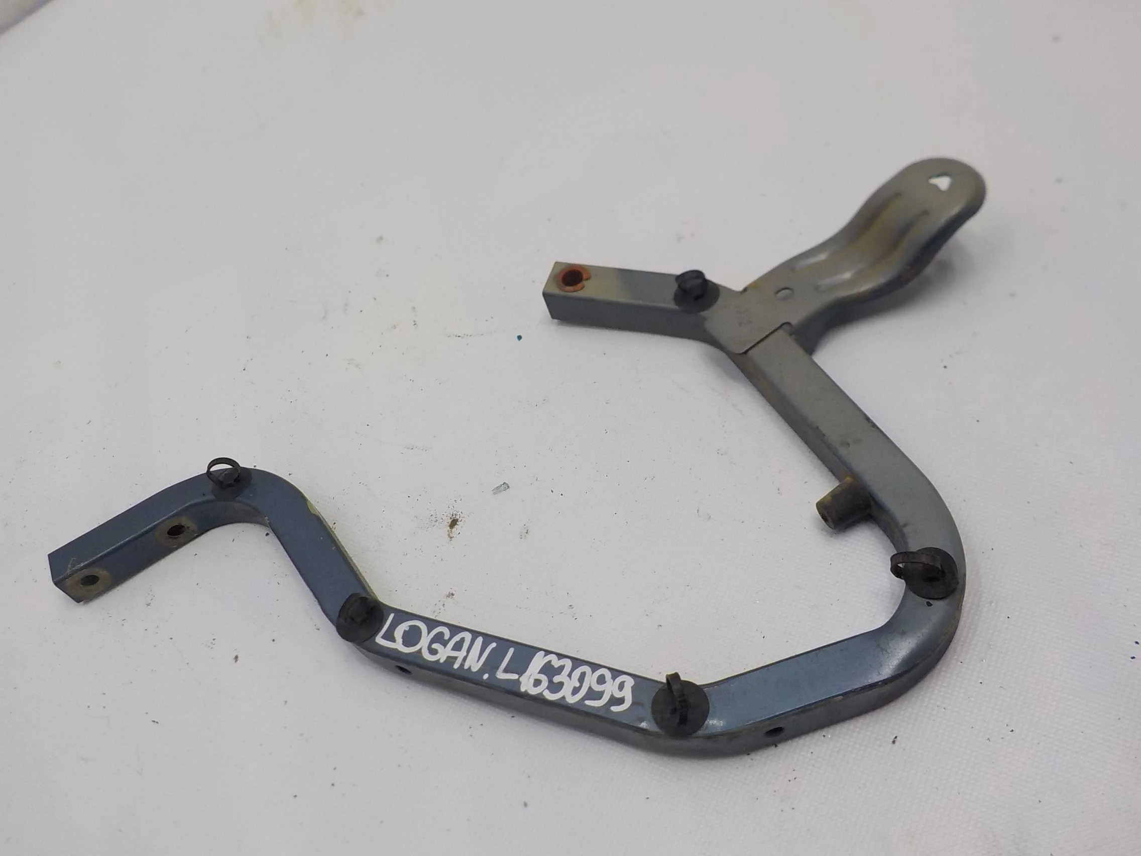 Петля крышки багажника Renault Logan II (2012—2018)  Лево