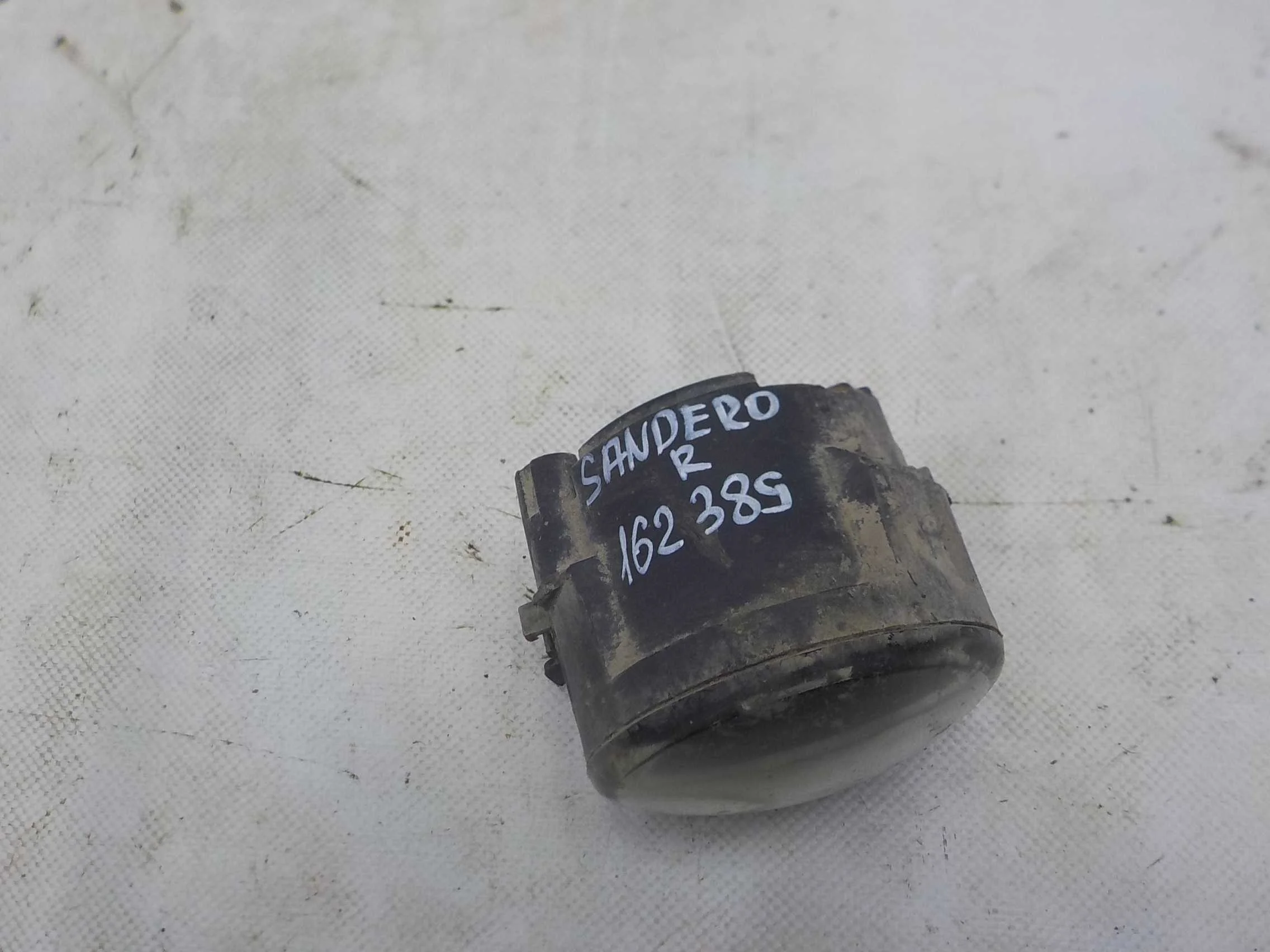 туманка Renault Logan I рестайлинг (2009—2015) Перед Право