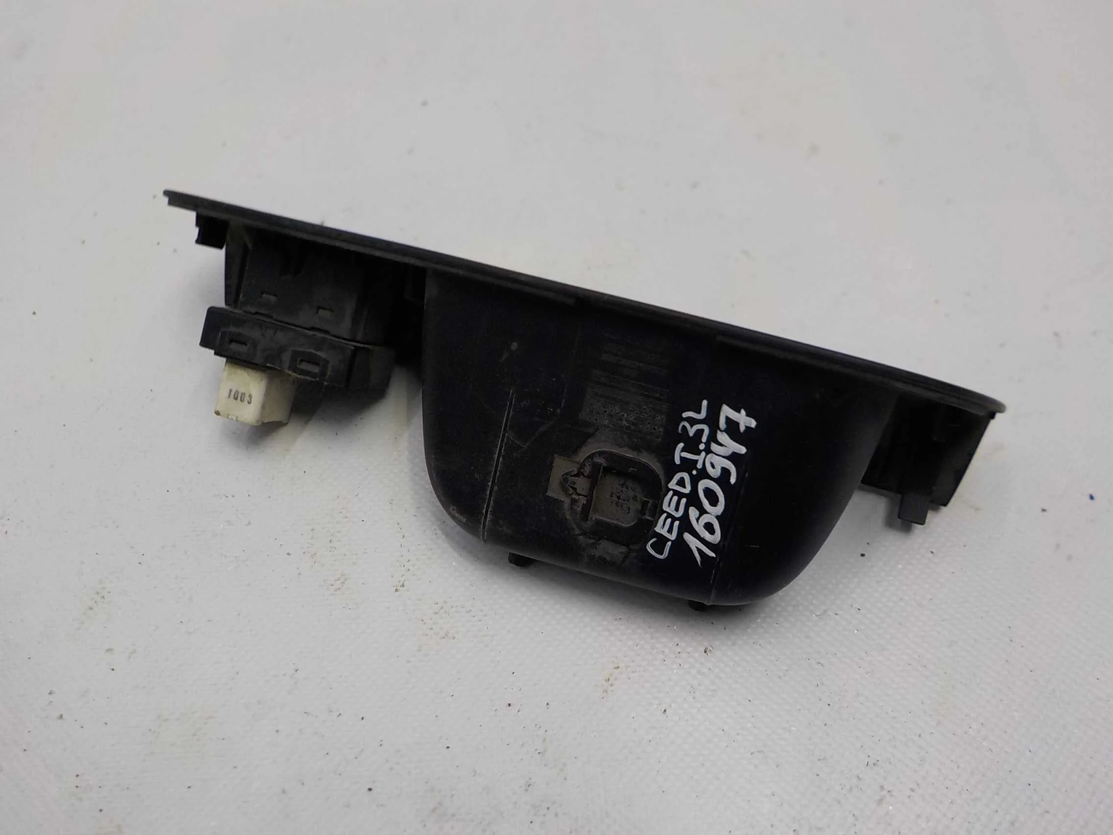 клавиши стеклоподъемников Kia Ceed ED (2006—2010) Зад Лево