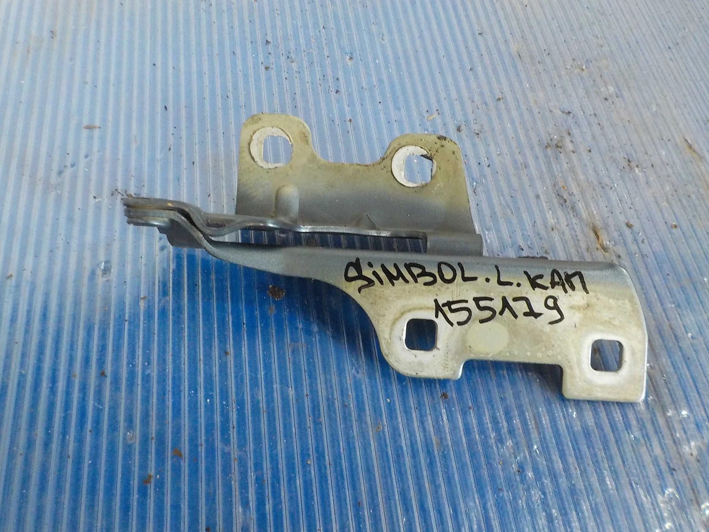 Петля капота Renault Symbol I рестайлинг (2002—2006)  Лево