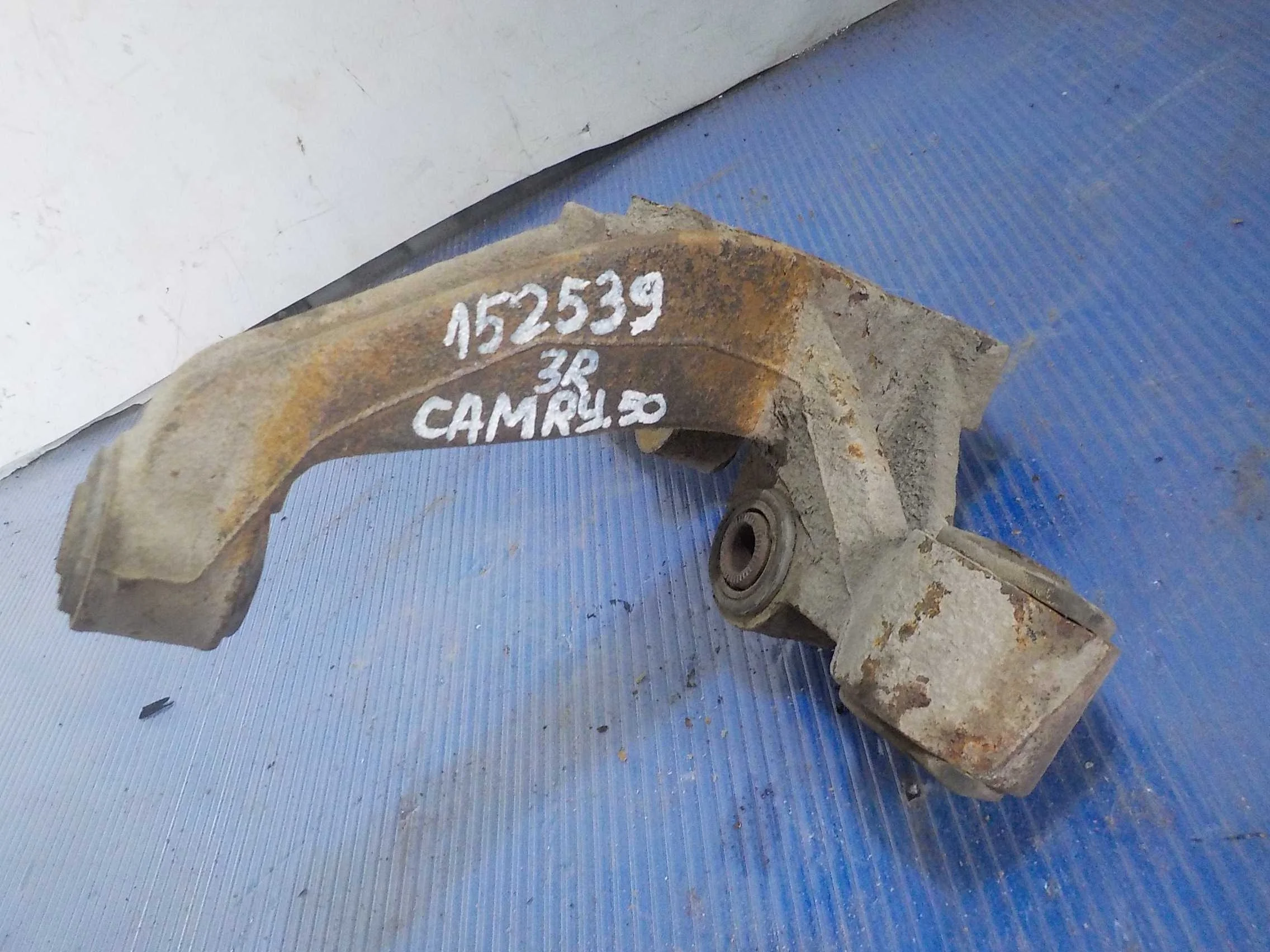 кулак поворотный Toyota Camry XV40 (2006—2009) Зад Право