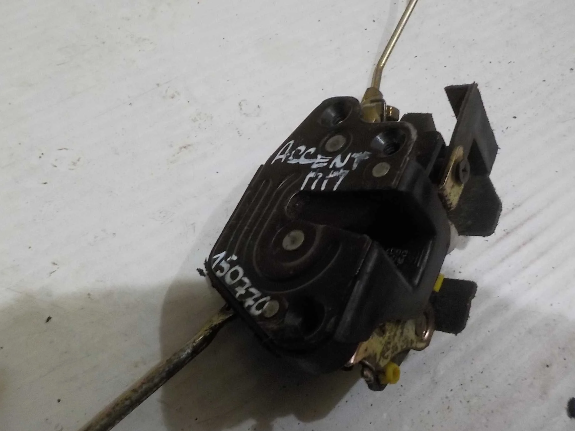 Замок двери Hyundai Accent II (1999—2012) Перед Лево