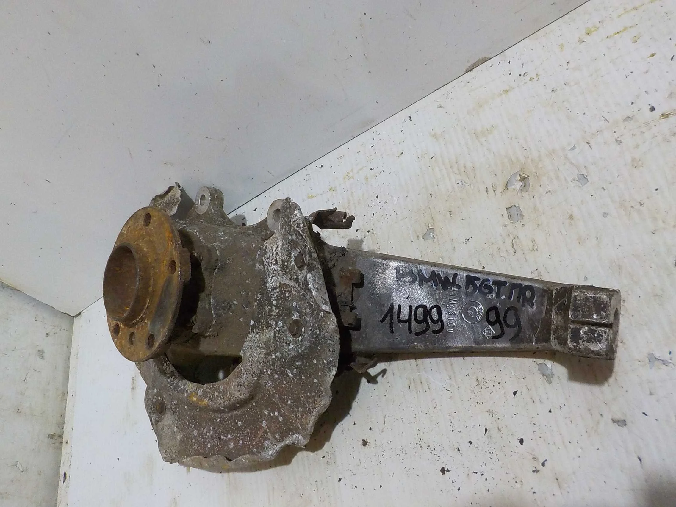 кулак поворотный BMW 5 серия GT F07 рестайлинг (2013—2017) Перед Право