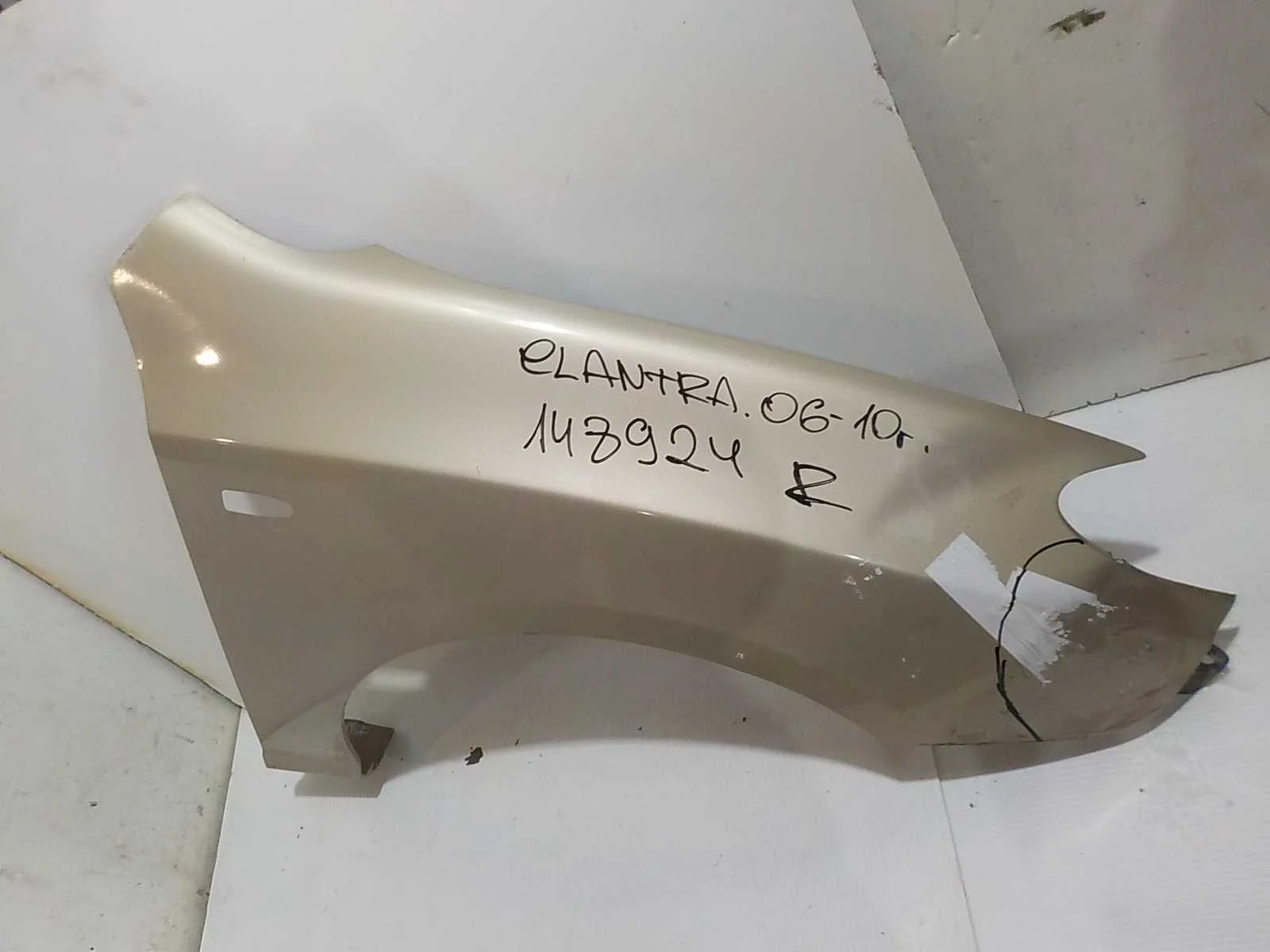 Крыло Hyundai Elantra IV (2006—2011) Перед Право