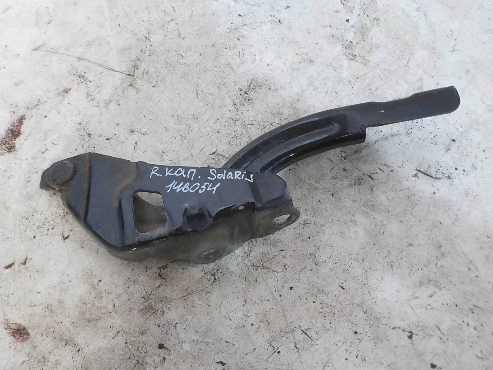 Петля капота Hyundai Solaris I (2010—2014)  Право