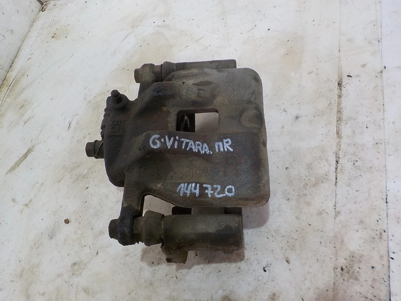 суппорт Suzuki Grand Vitara II (2005—2008) Перед Право