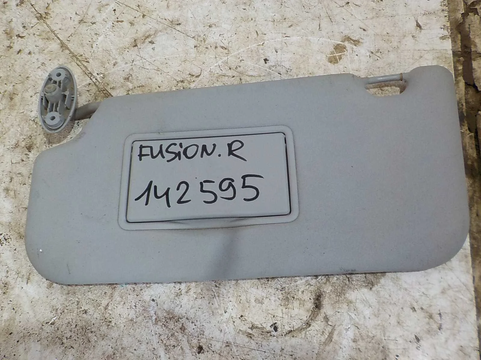 козырек Ford Fusion I рестайлинг (2005—2012) Перед Право