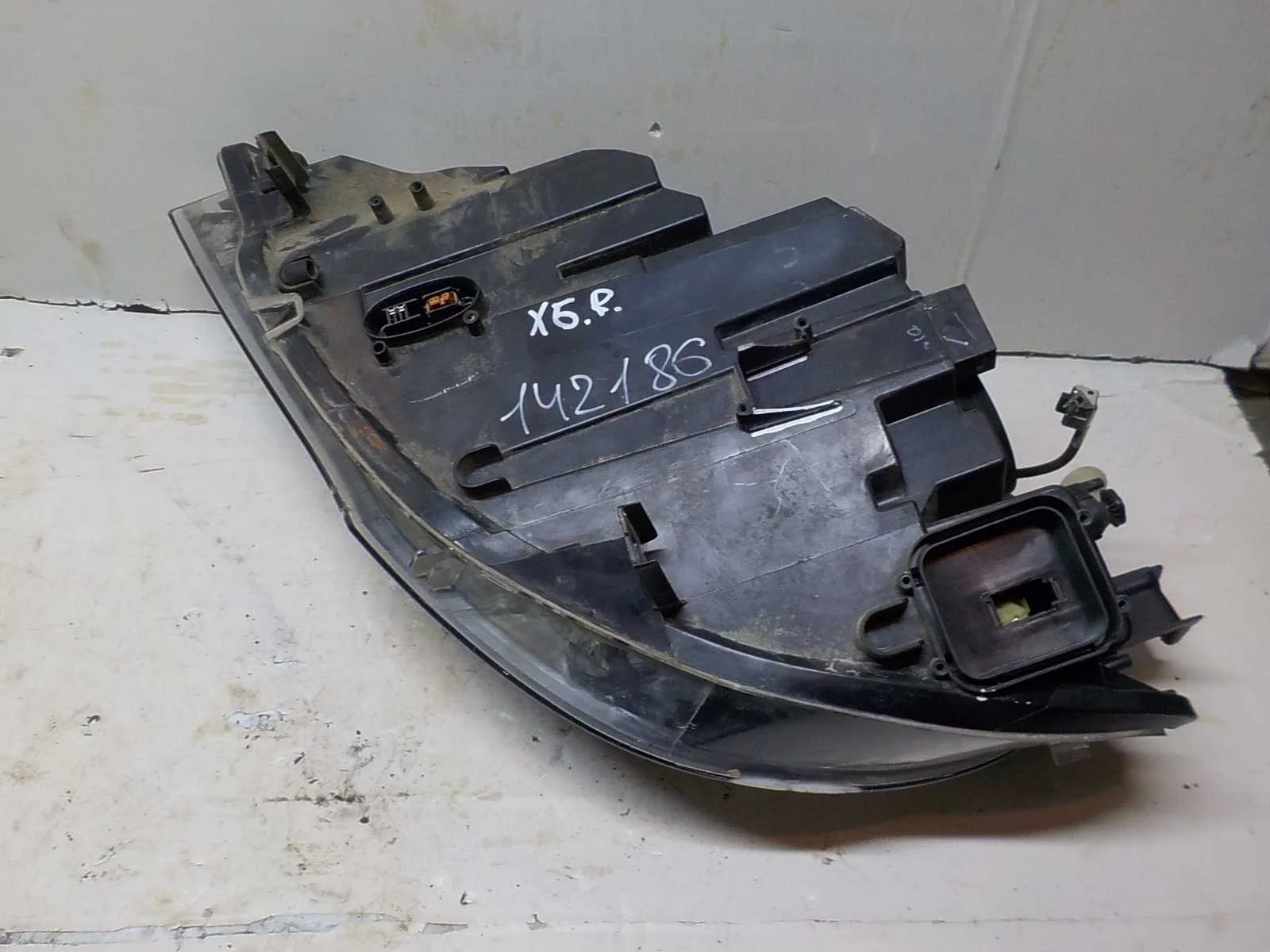 Фара BMW X6 E71 (2007—2012) Перед Право